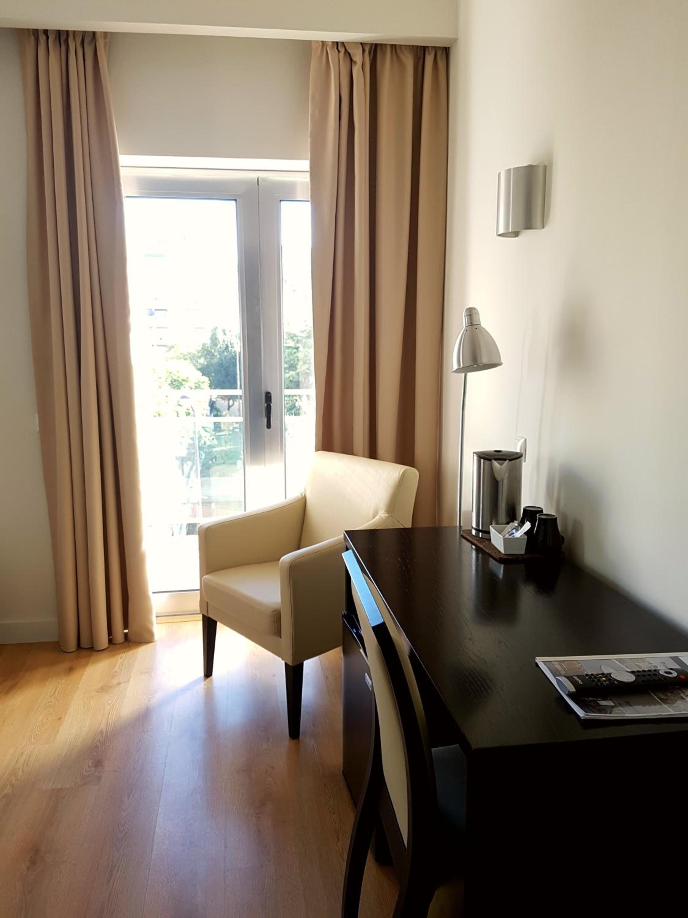 Superior Double or Twin Room with Balcony - Photo 7