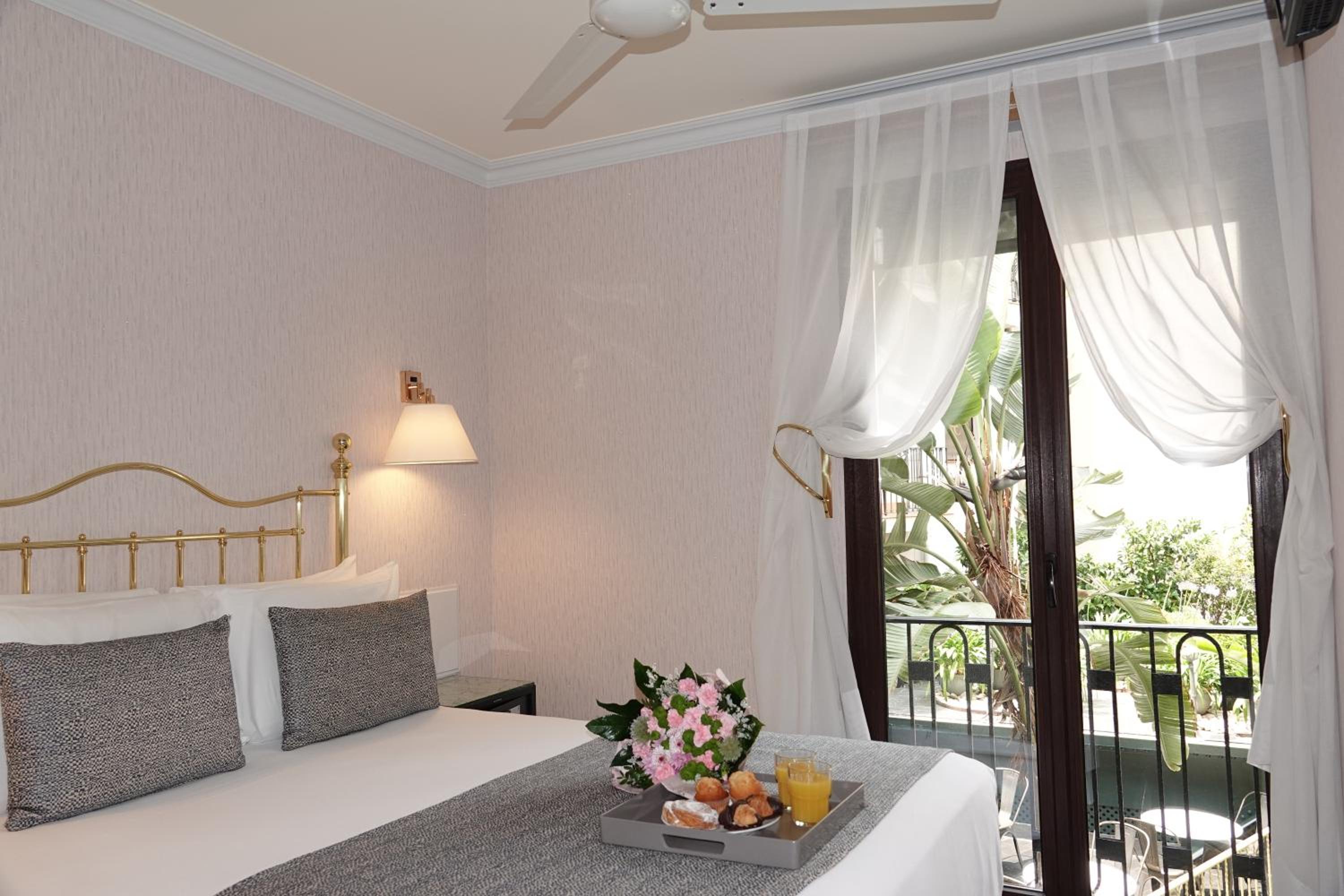 Superior Double or Twin Room with Garden View photo 3