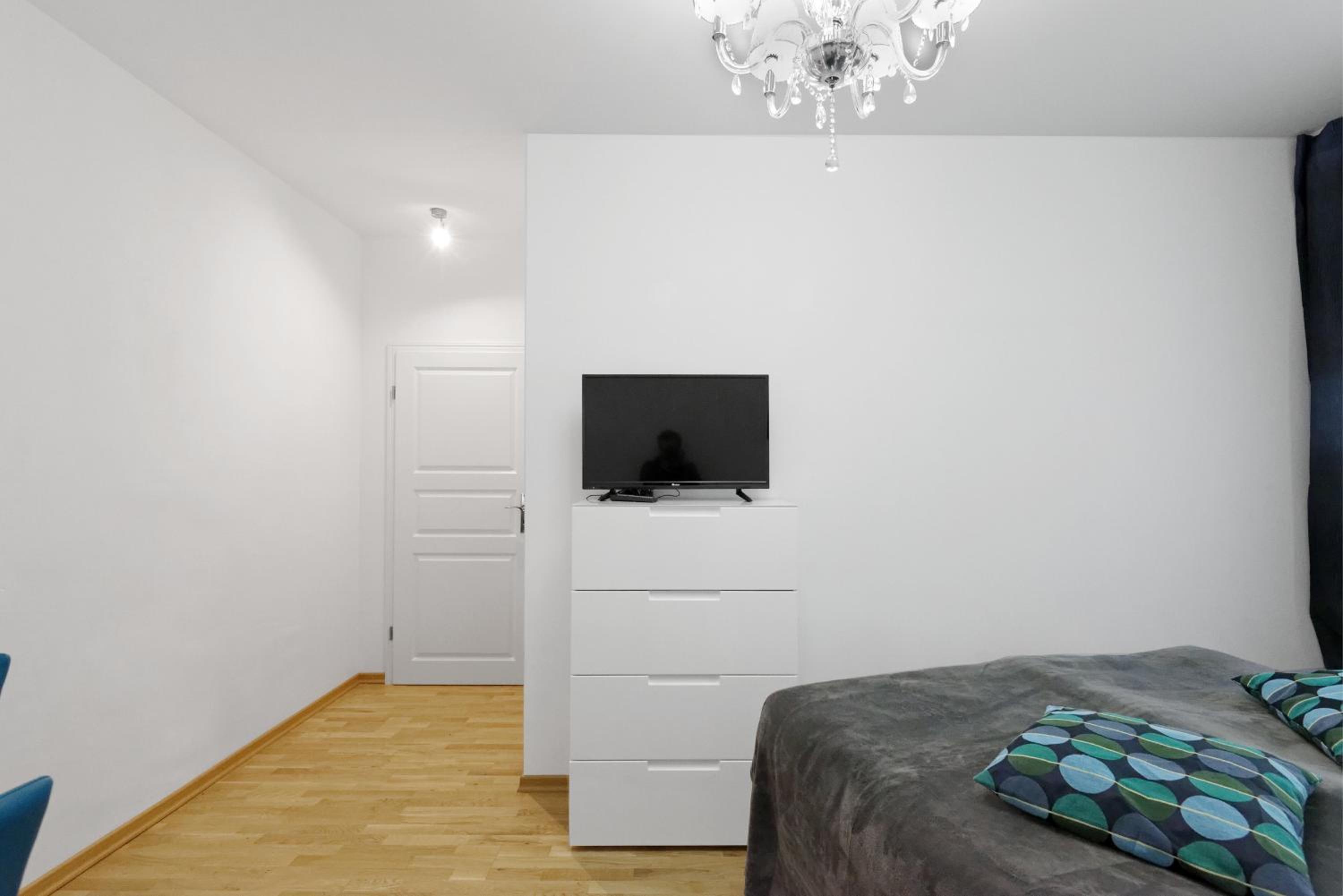 One-Bedroom Apartment photo 2