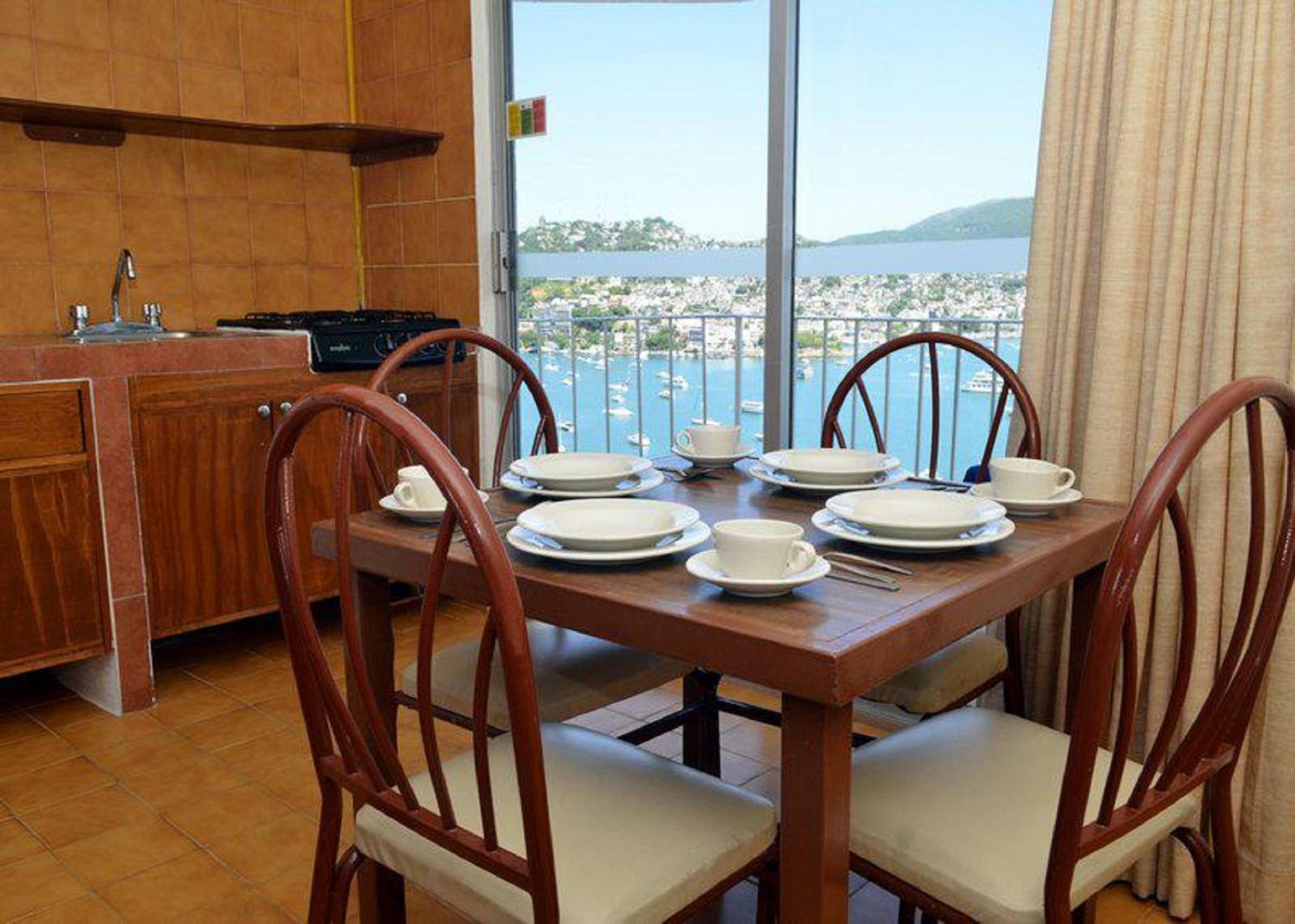 Double Room with Two Double Beds and Ocean View - Photo 6