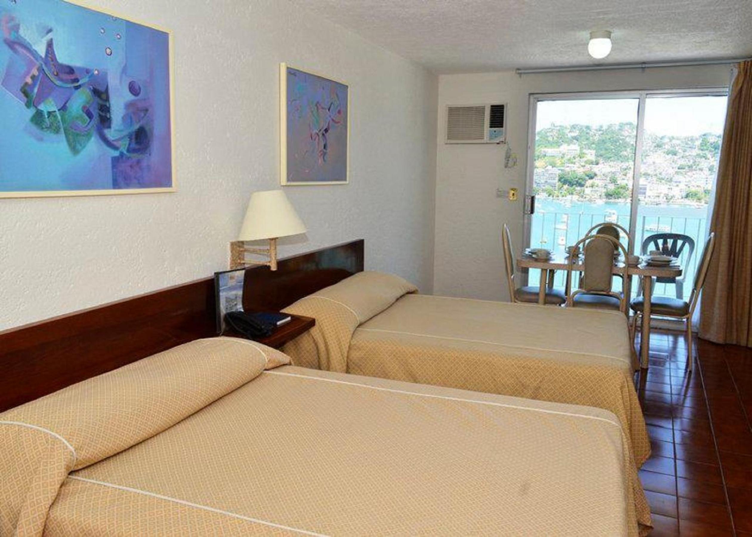 Double Room with Two Double Beds and Ocean View - Photo 1