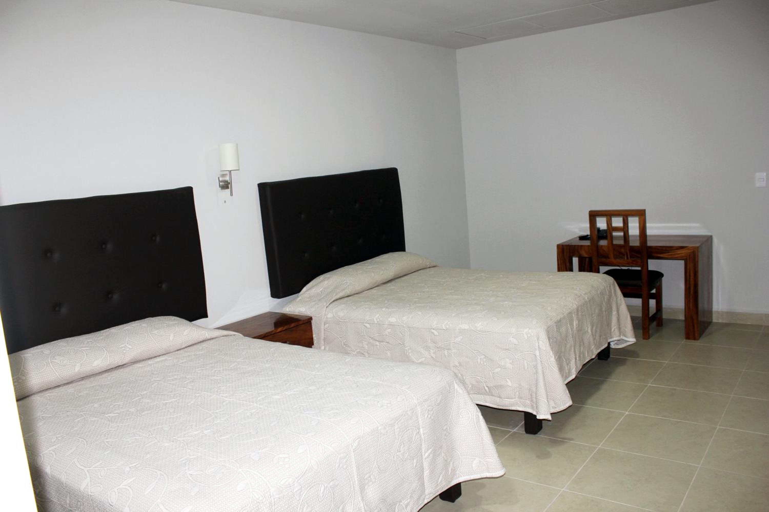 Deluxe Double Room with Two Double Beds photo 3