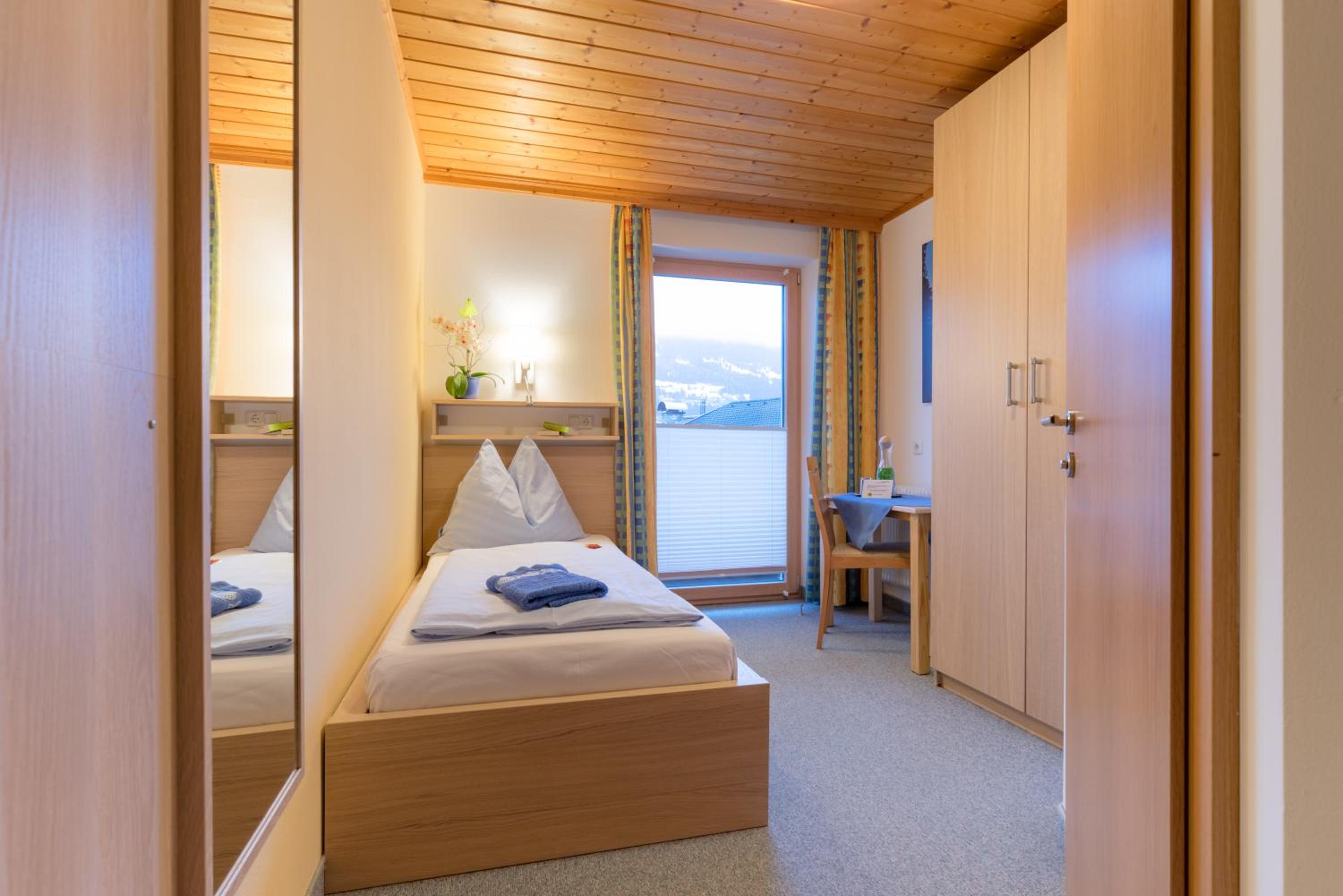 Standard Single Room with Mountain View photo 1