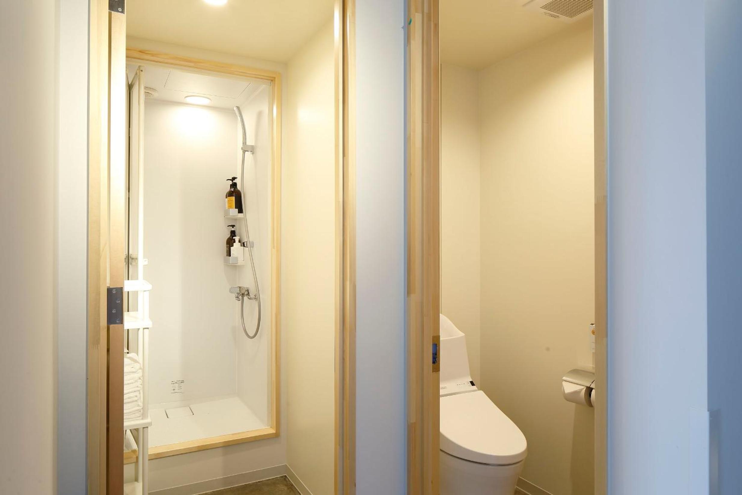 Private Room with Bunk Beds / Shared Bathroom photo 2