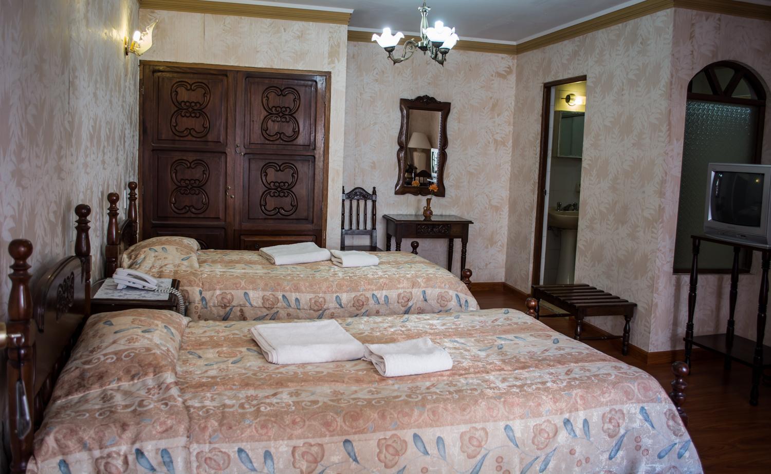 Twin Room with Private Bathroom photo 3