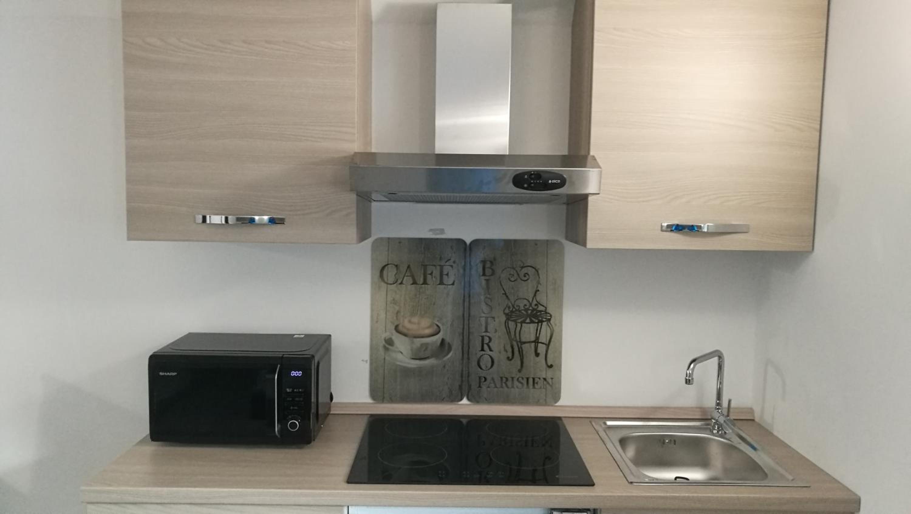 Studio Apartment - Photo 26