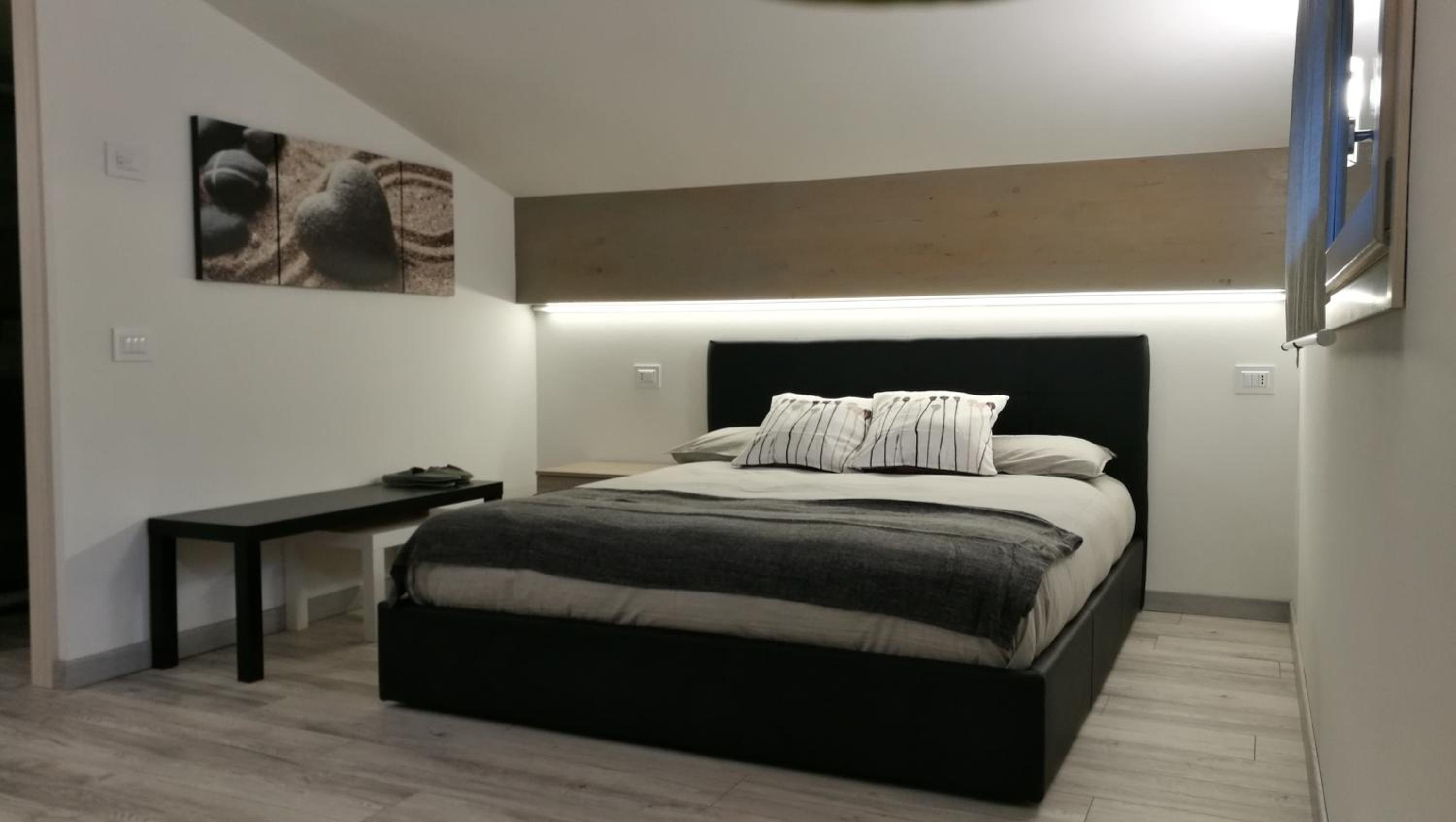 Studio Apartment - Photo 24