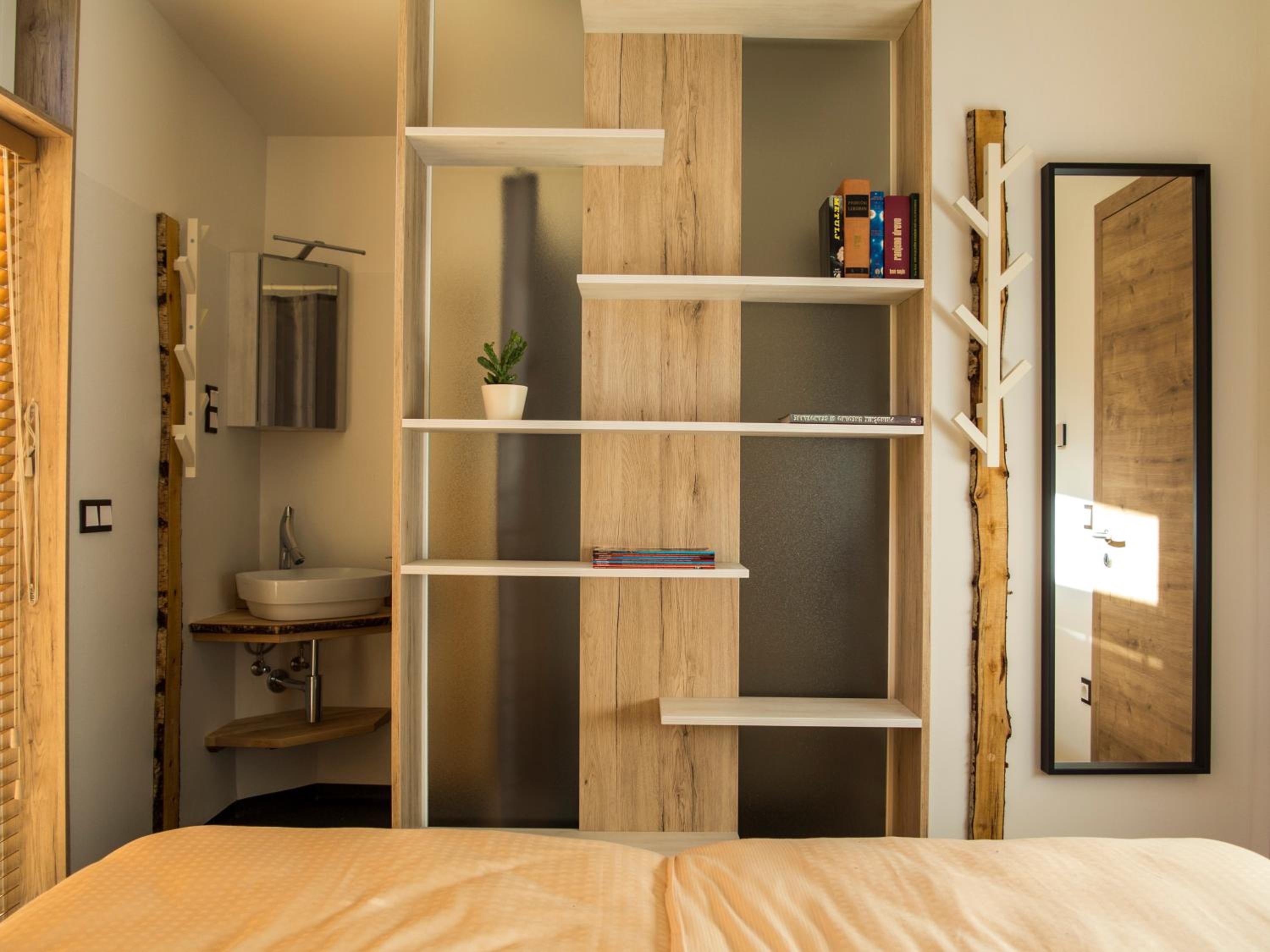Two-Bedroom House - Photo 9