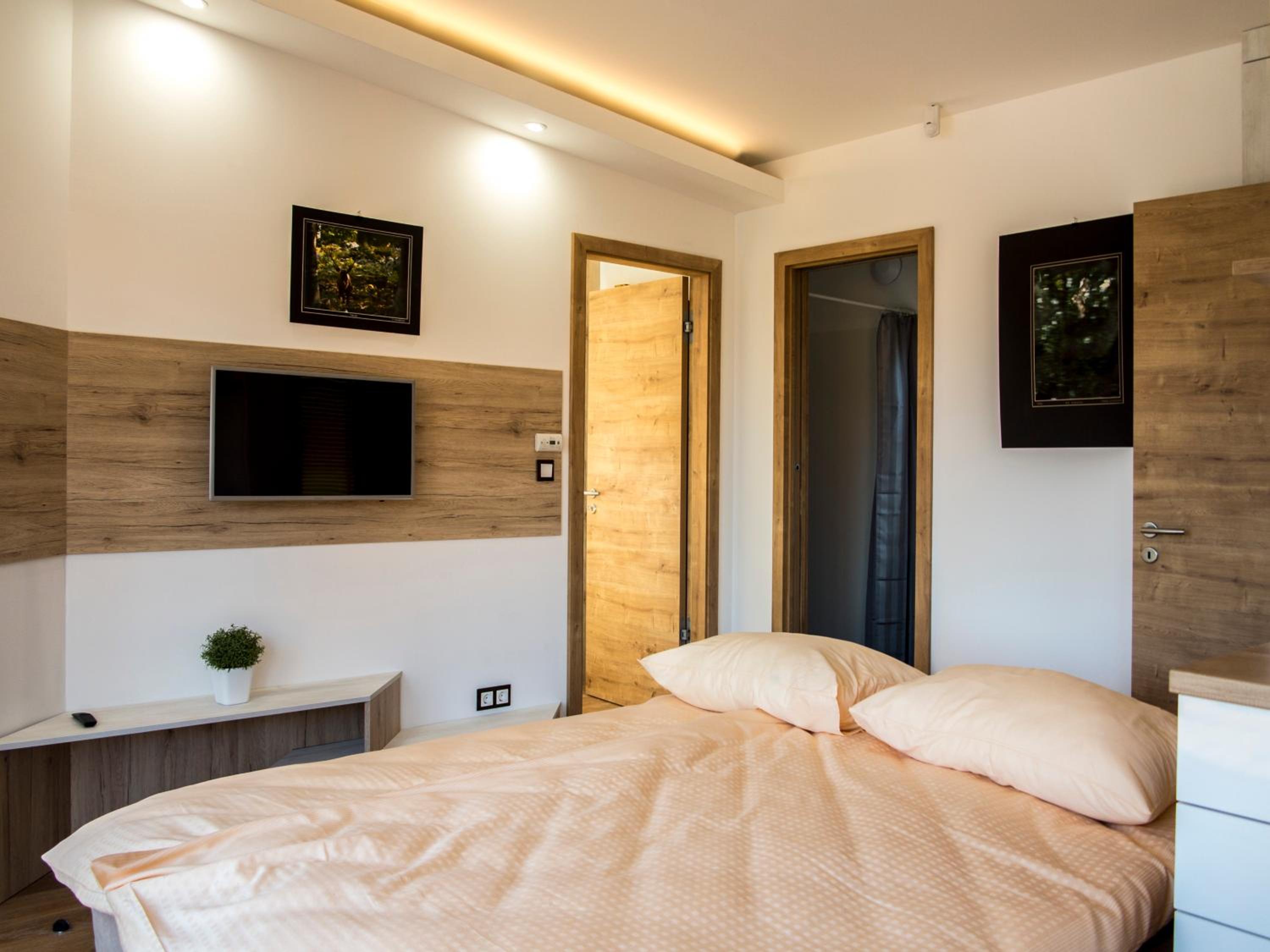 Two-Bedroom House - Photo 8