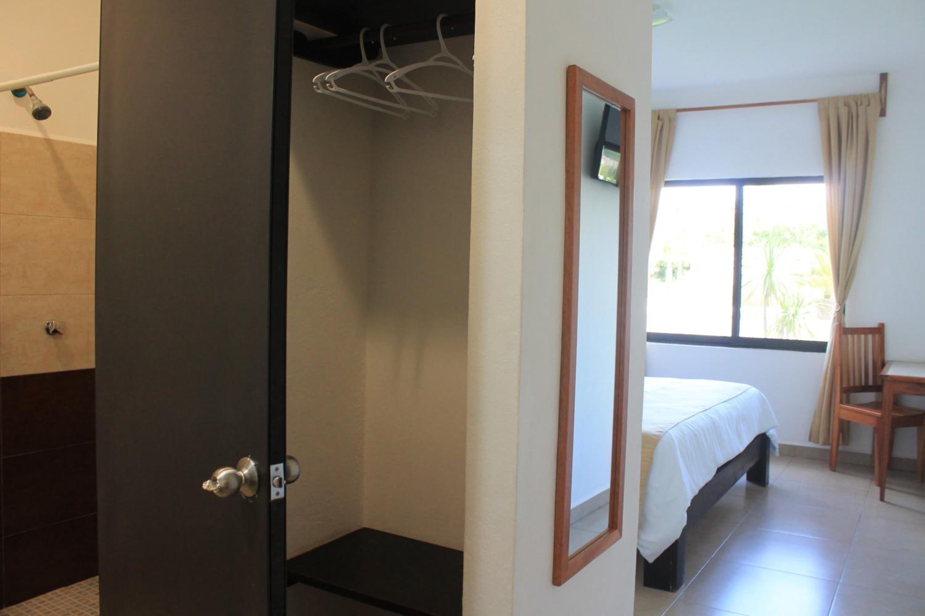 Deluxe King Room photo 1
