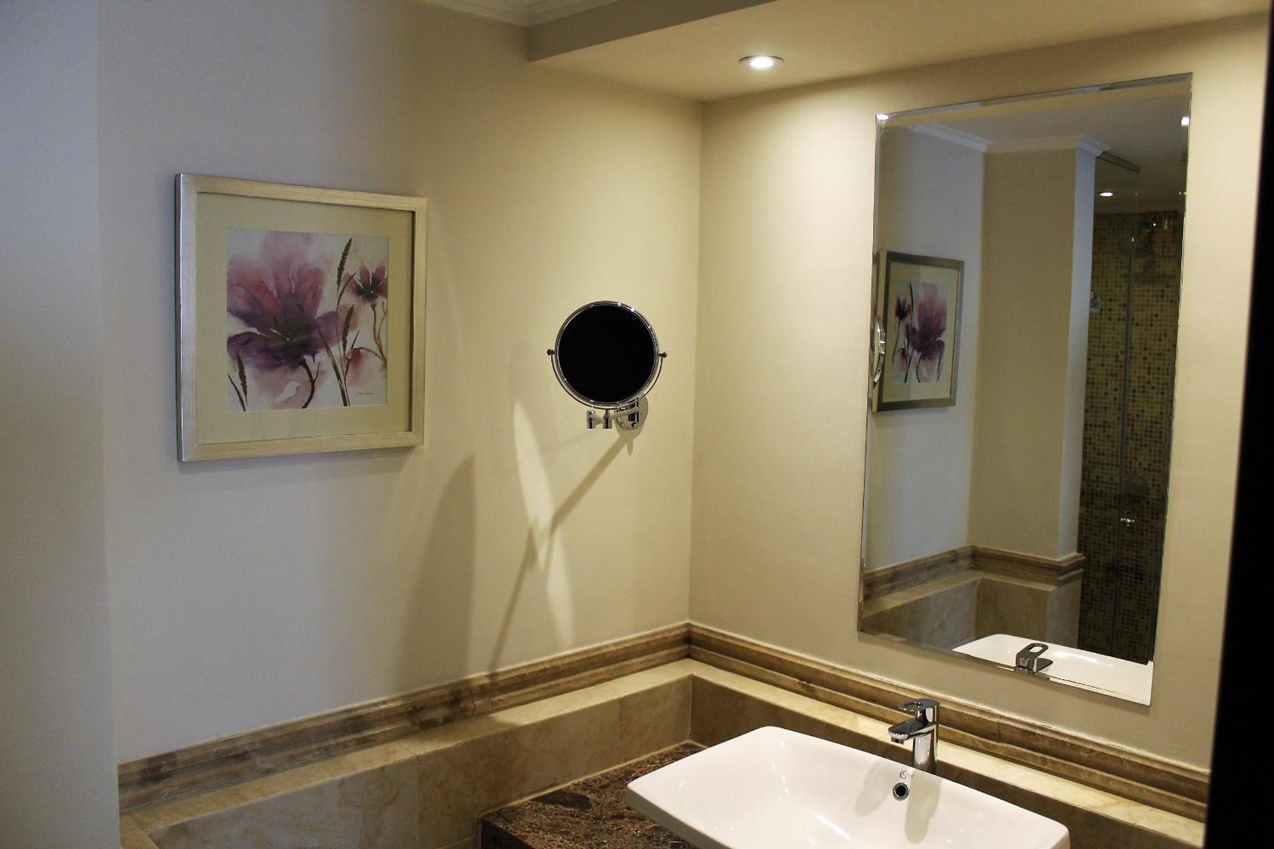 Standard Single Room thumbnail 5