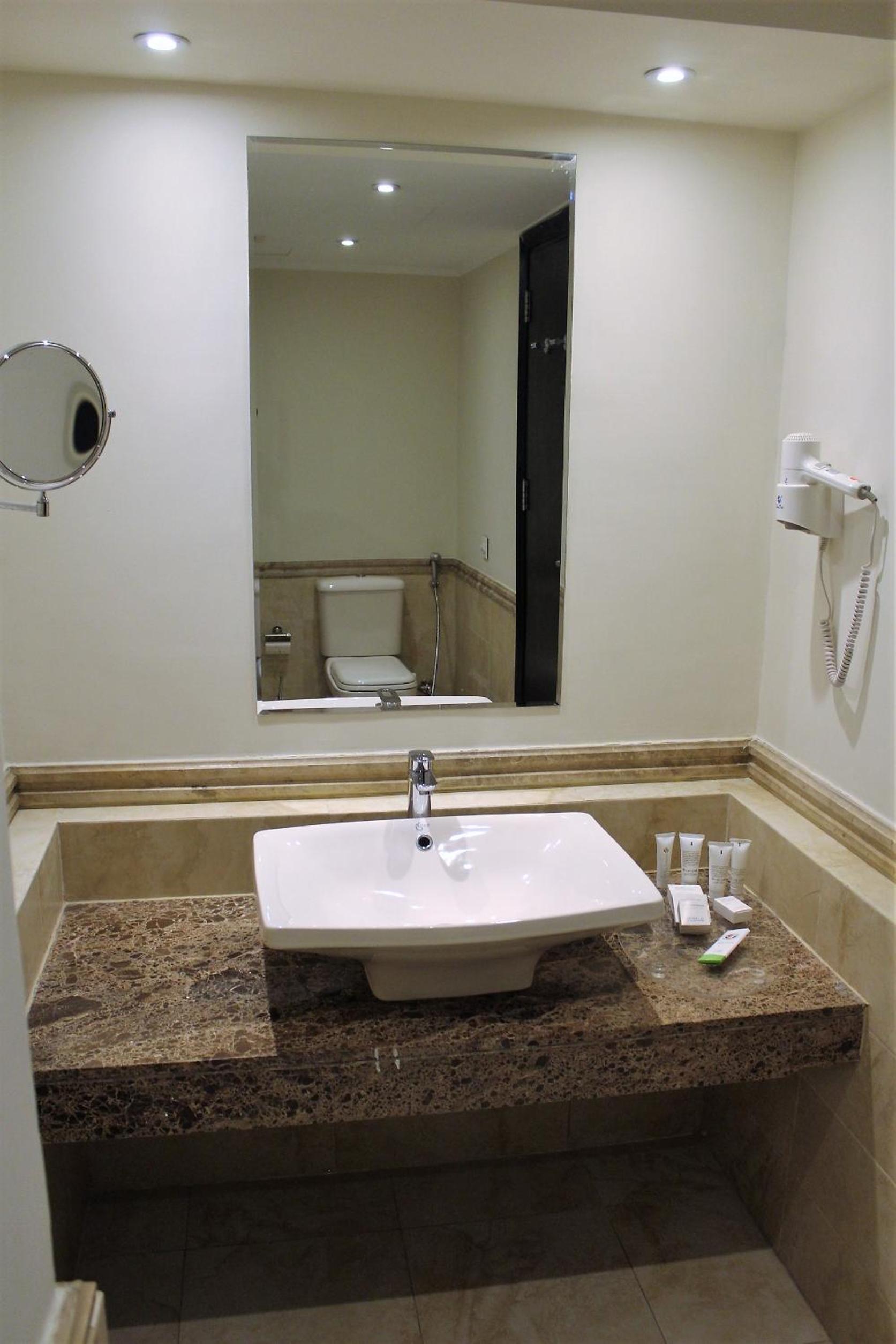Double Room thumbnail 6