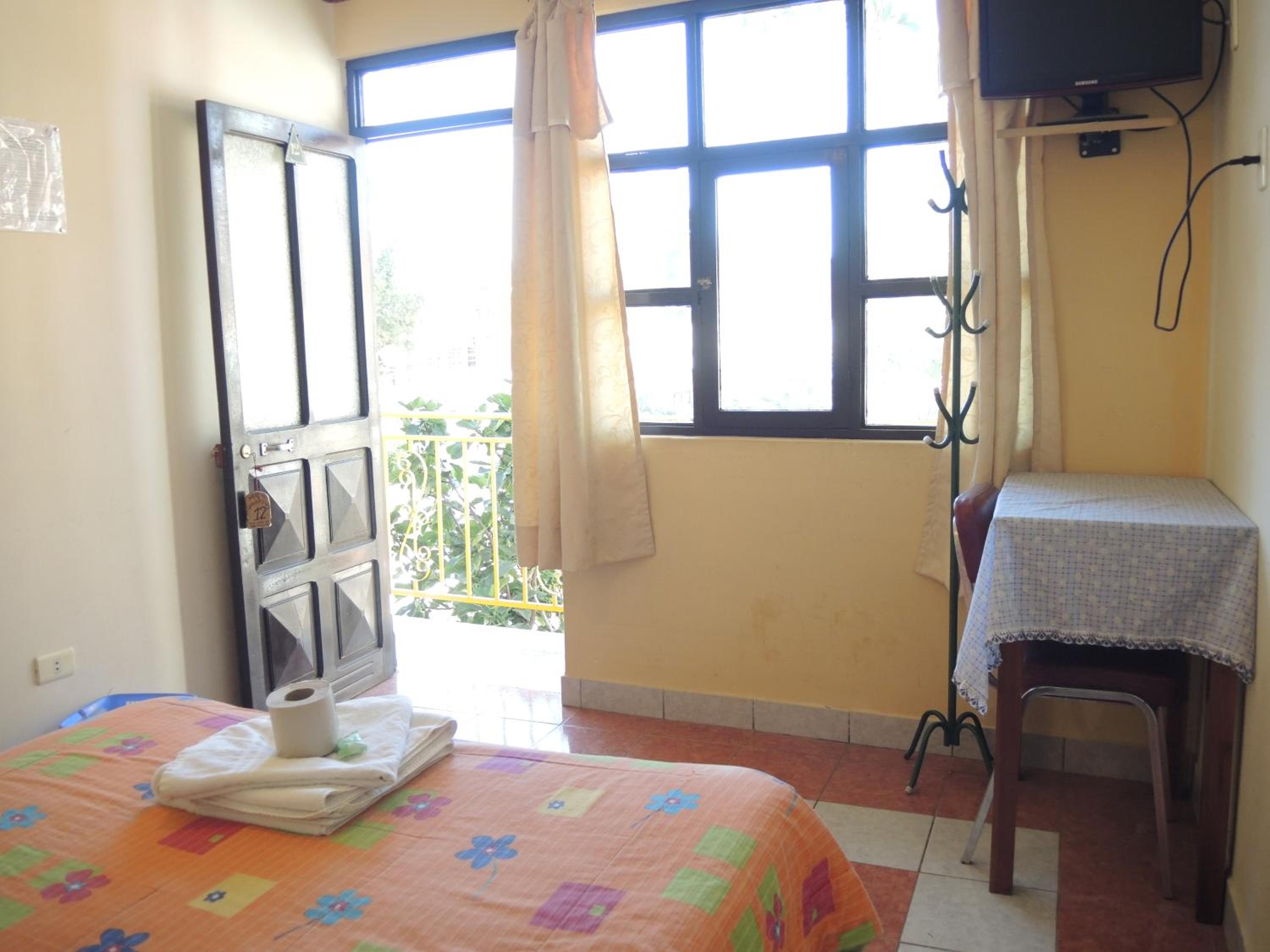 Single Room with Private Bathroom photo 1