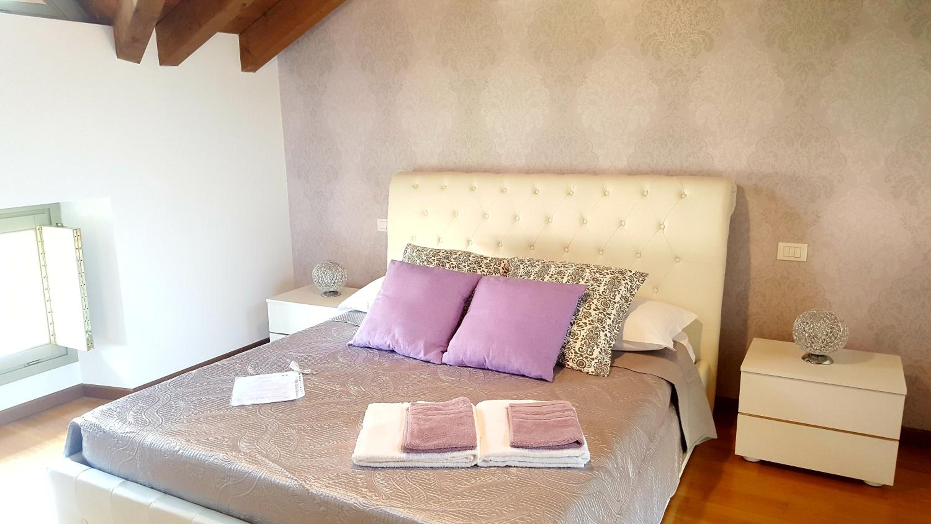 Twin Room with Private Bathroom photo 2
