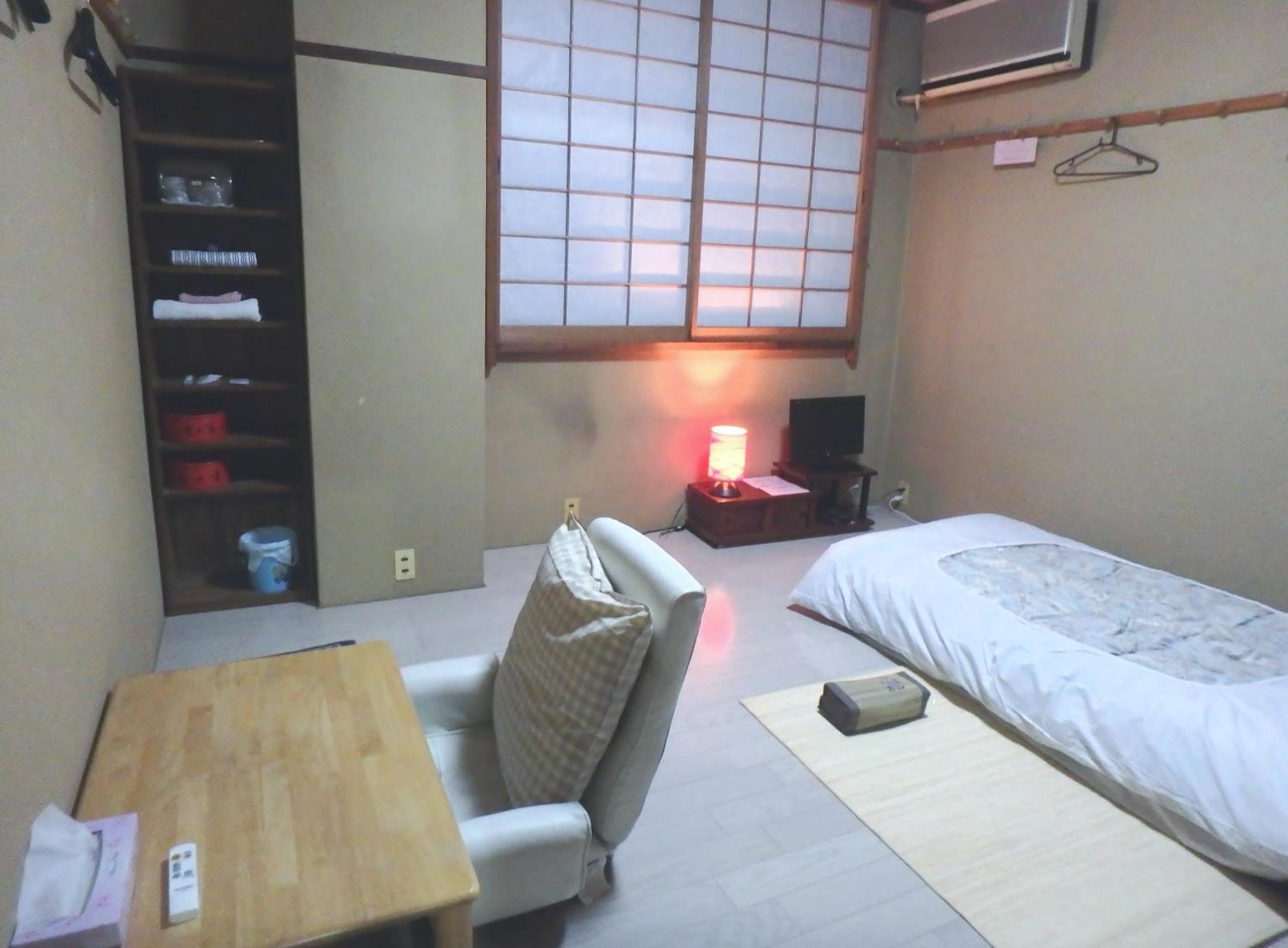 Single Room with Shared Bathroom