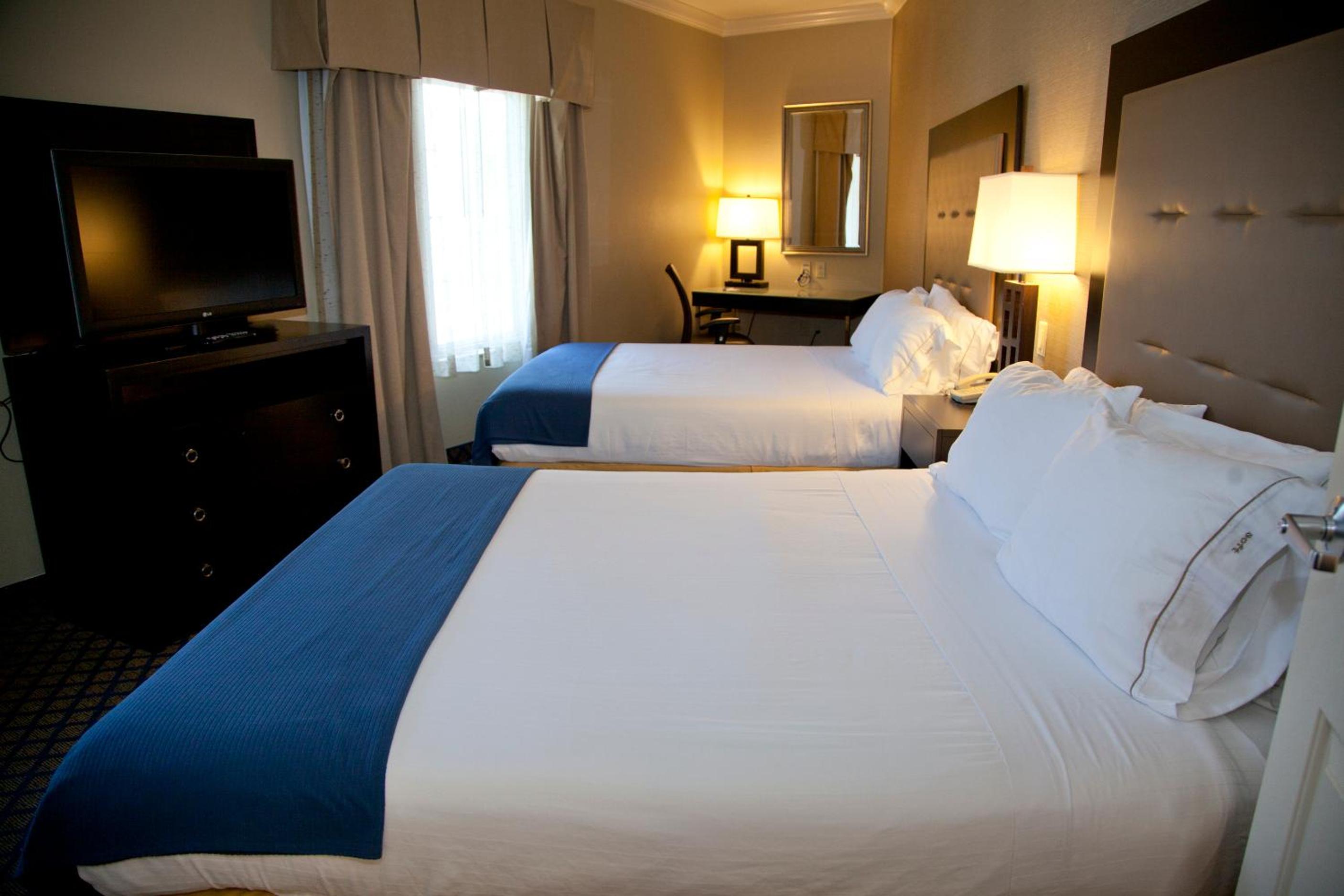 One-Bedroom King Suite - Photo 1