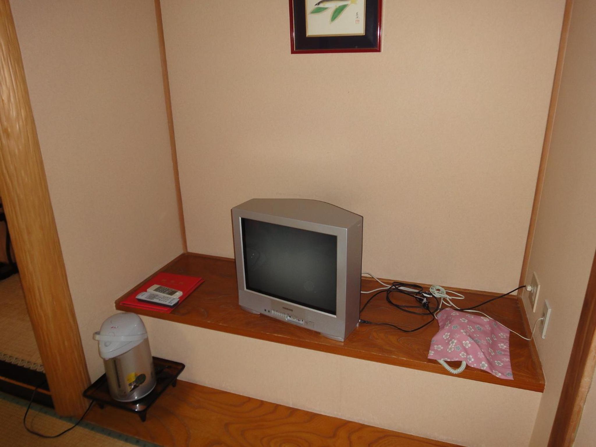 Japanese-Style Room with Shared Bathroom - Photo 2