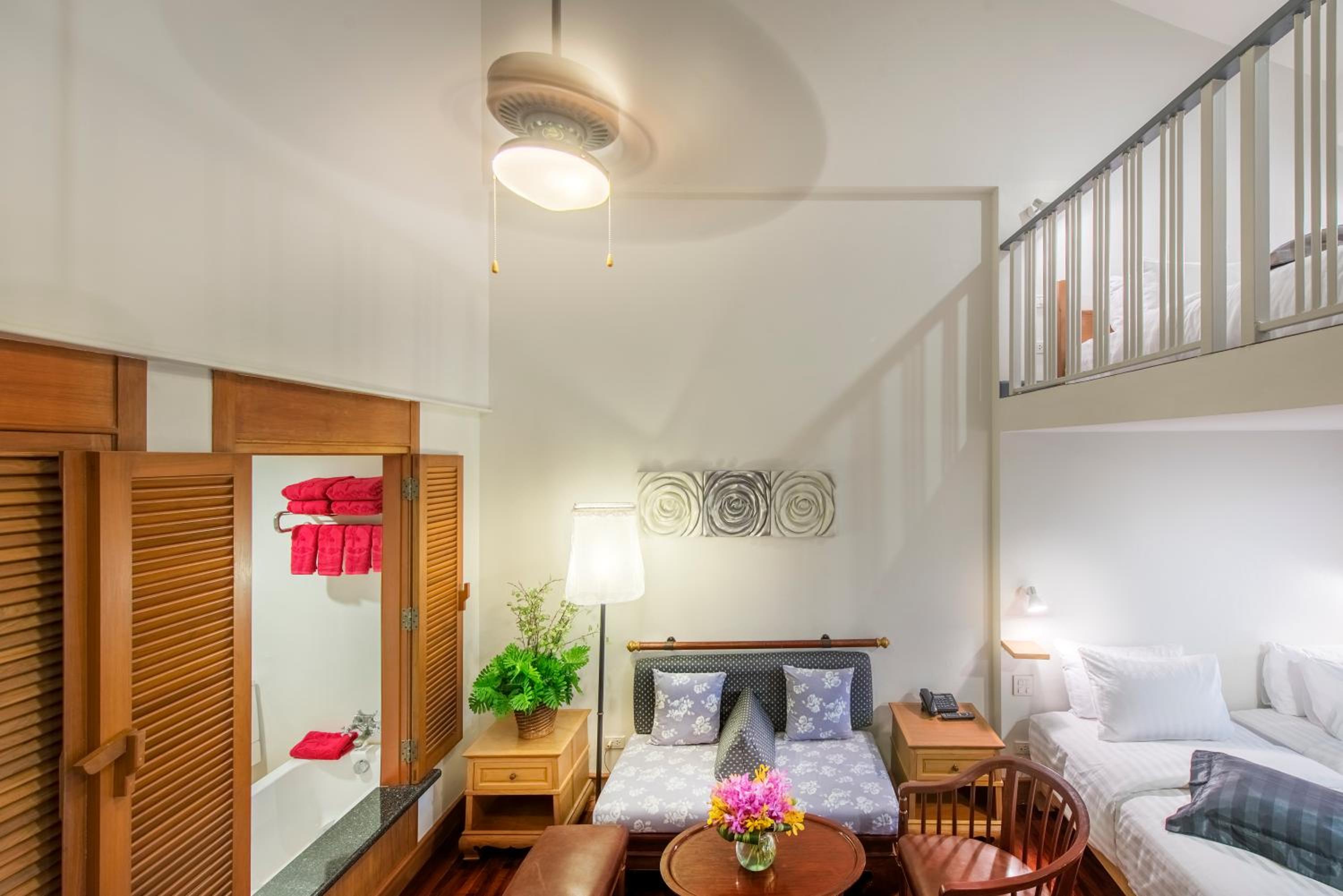 Duplex Suite - Photo 2