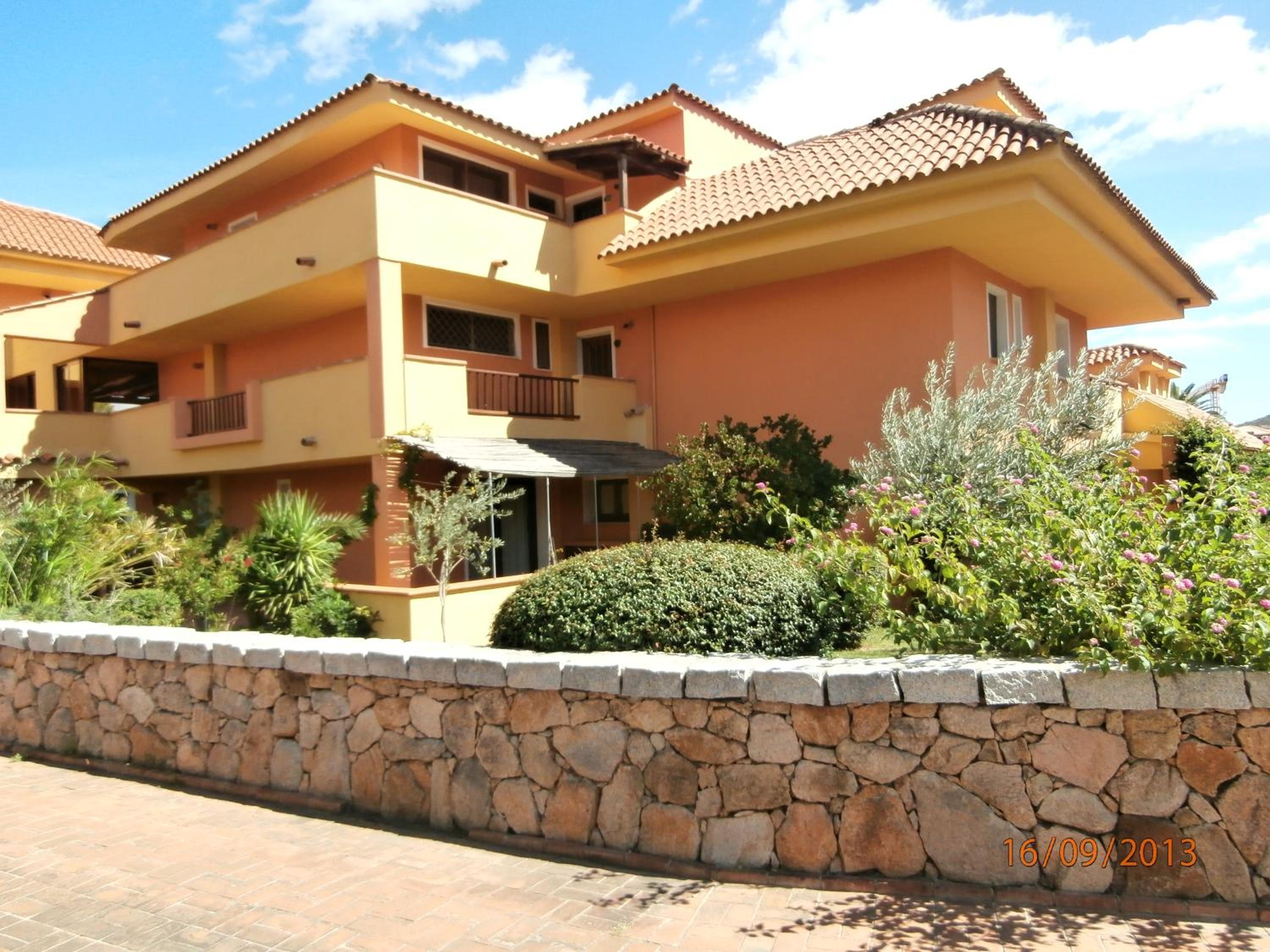 Apartment with Garden View