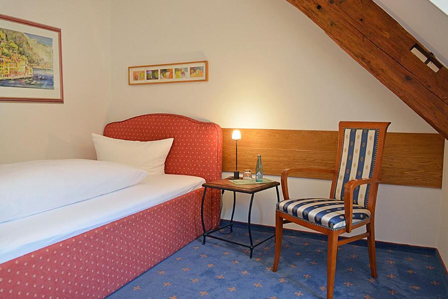 Single Room with Bathroom photo 1