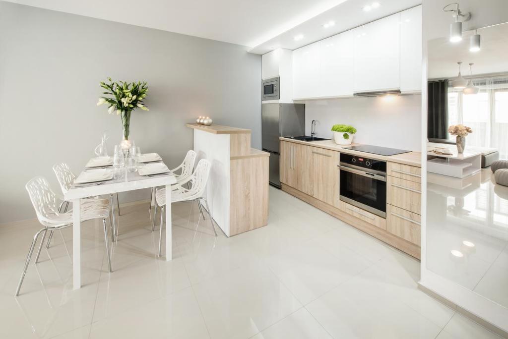 Deluxe Apartment with Balcony - Photo 5