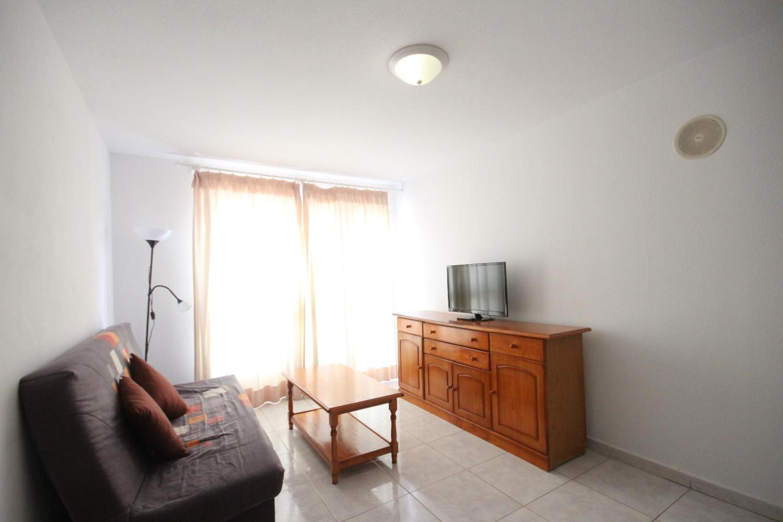 Apartamento de Dos Habitaciones con Terraza