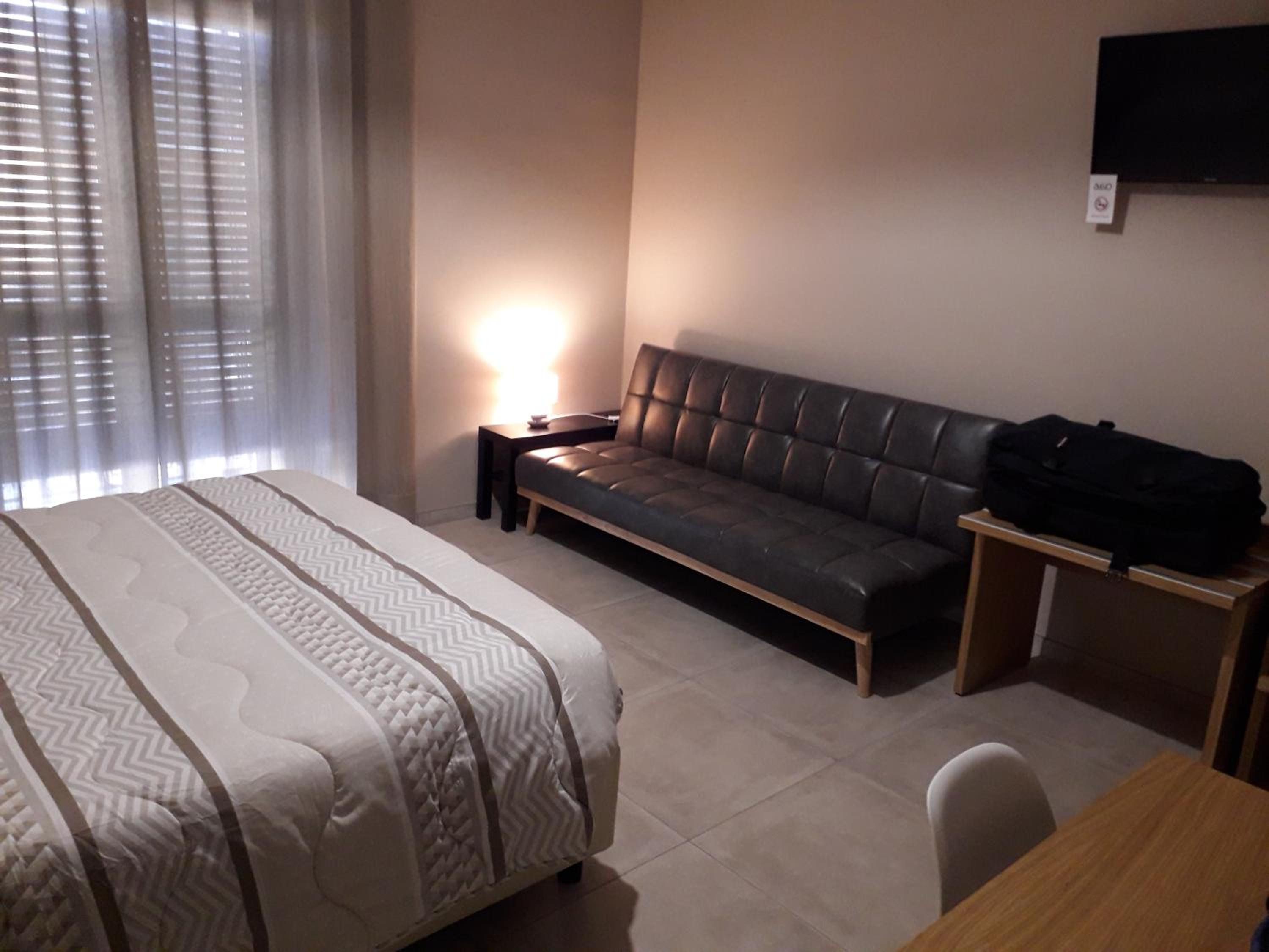 Double Room with Private Bathroom - Photo 1