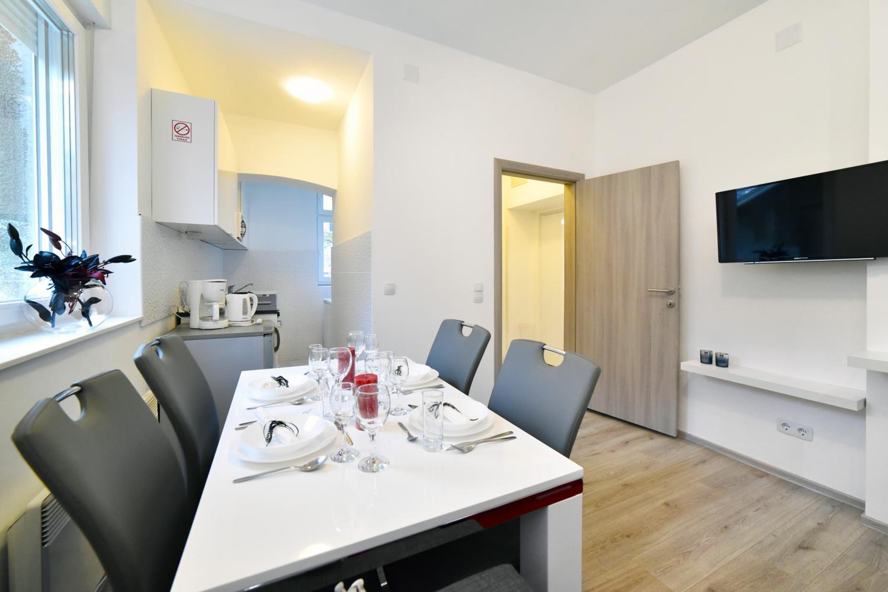 Apartment - Photo 3