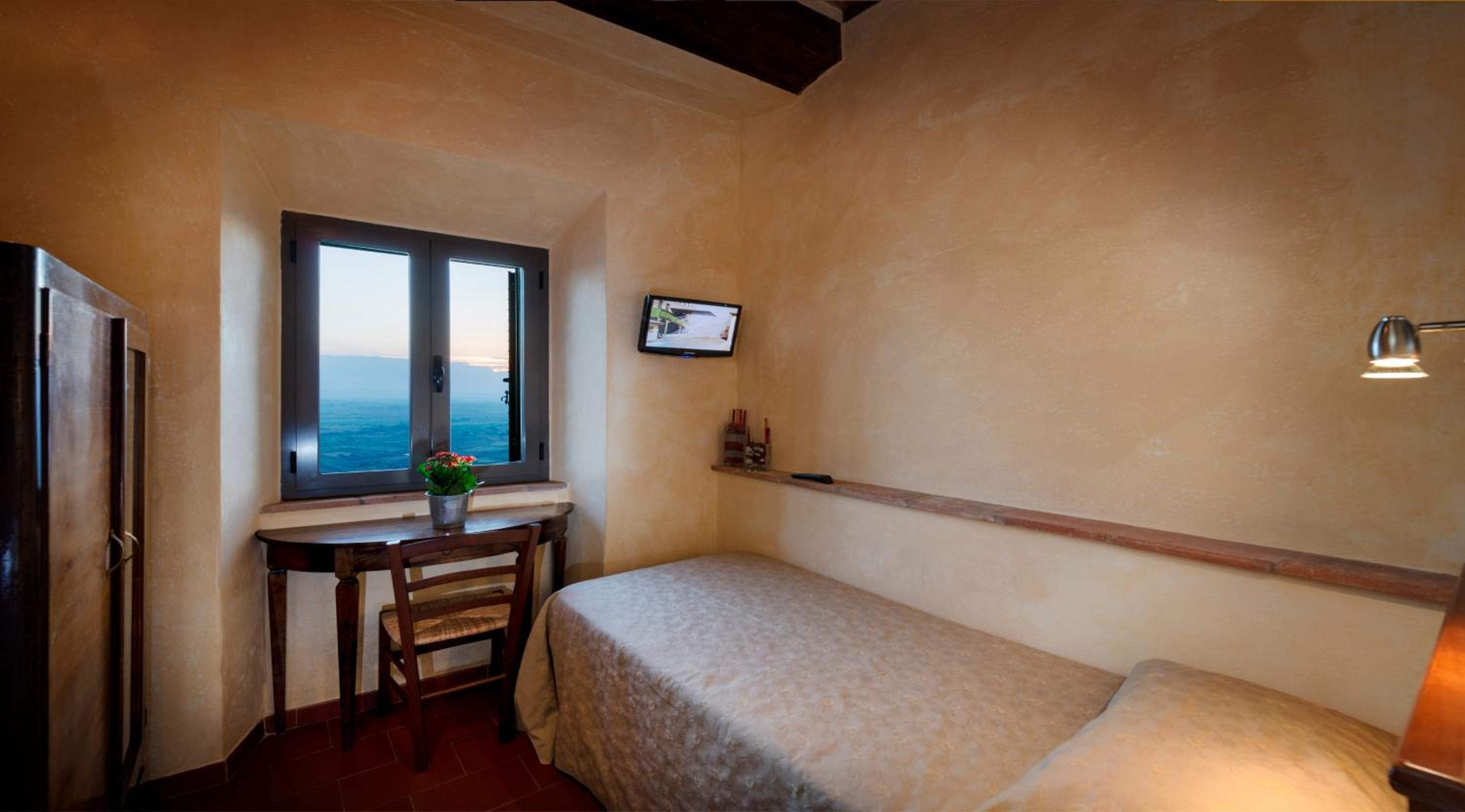 Standard Single Room photo 2