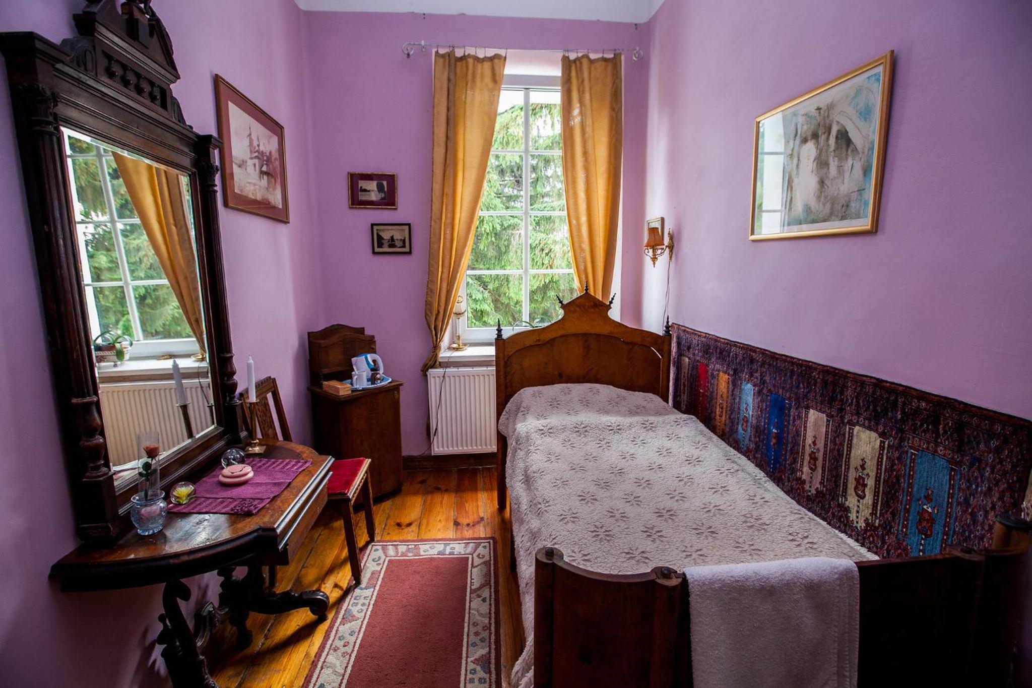 Small Single Room photo 1
