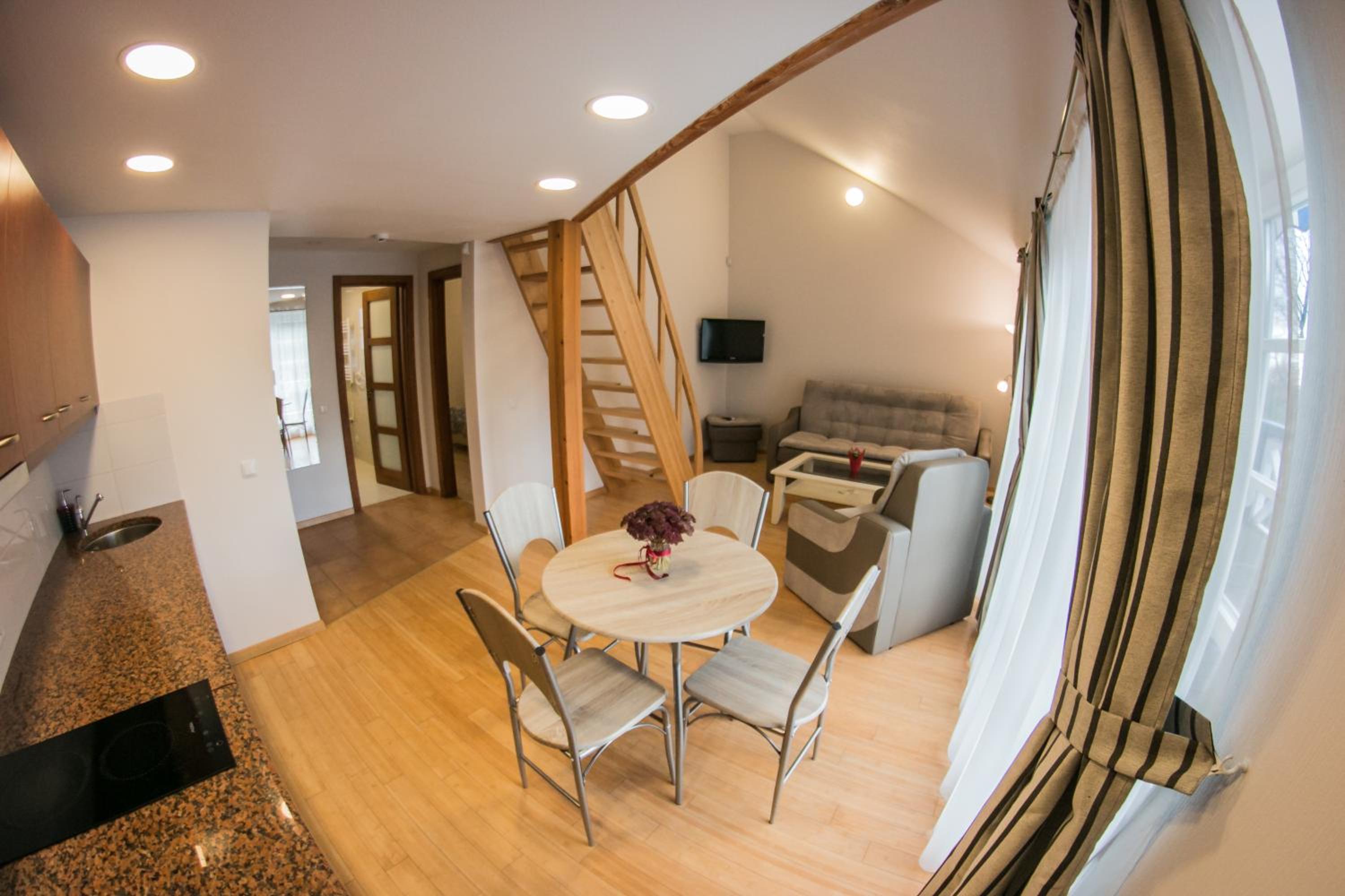 One-Bedroom Apartment with Balcony photo 3