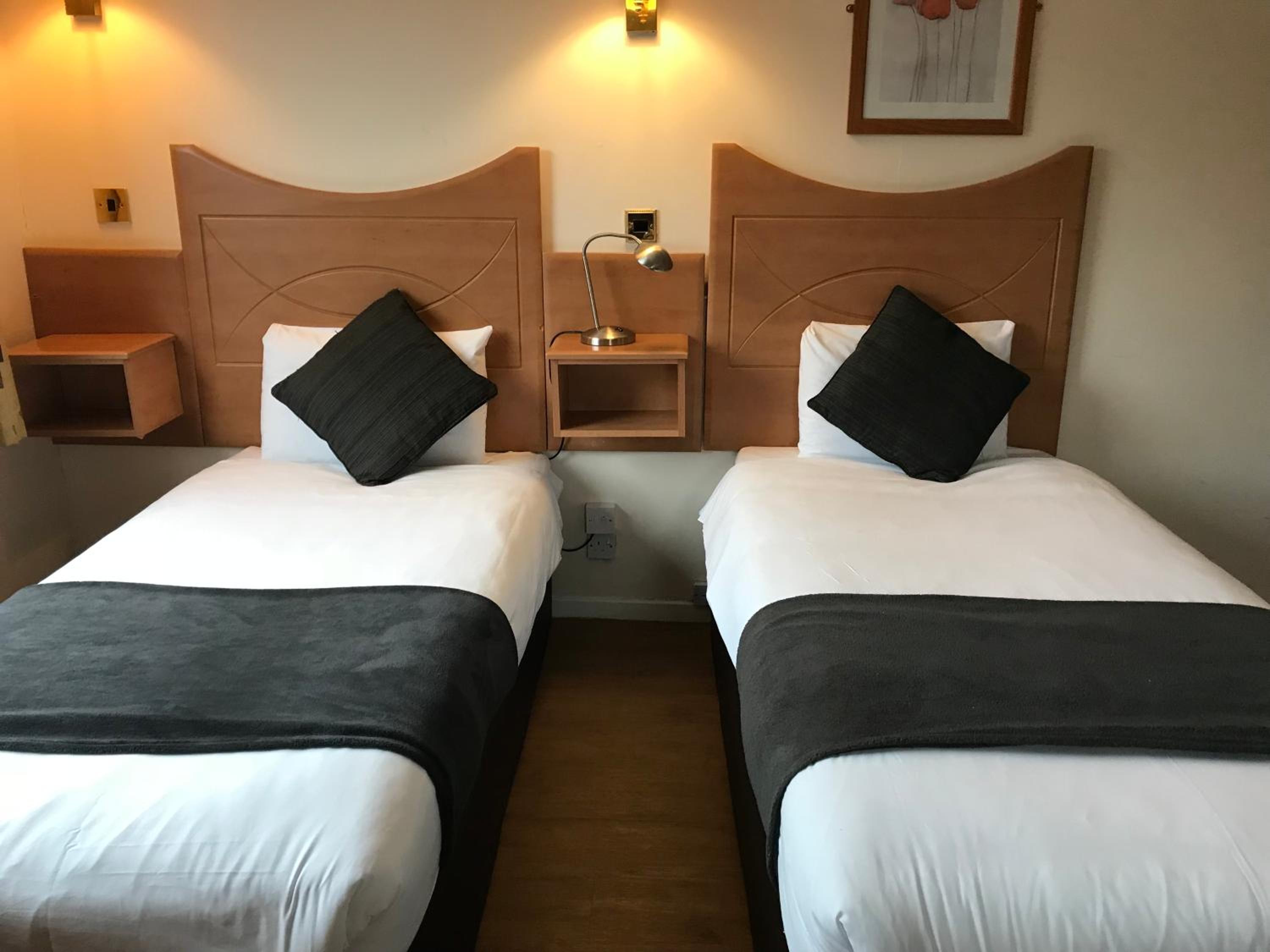 Twin Room - Photo 1