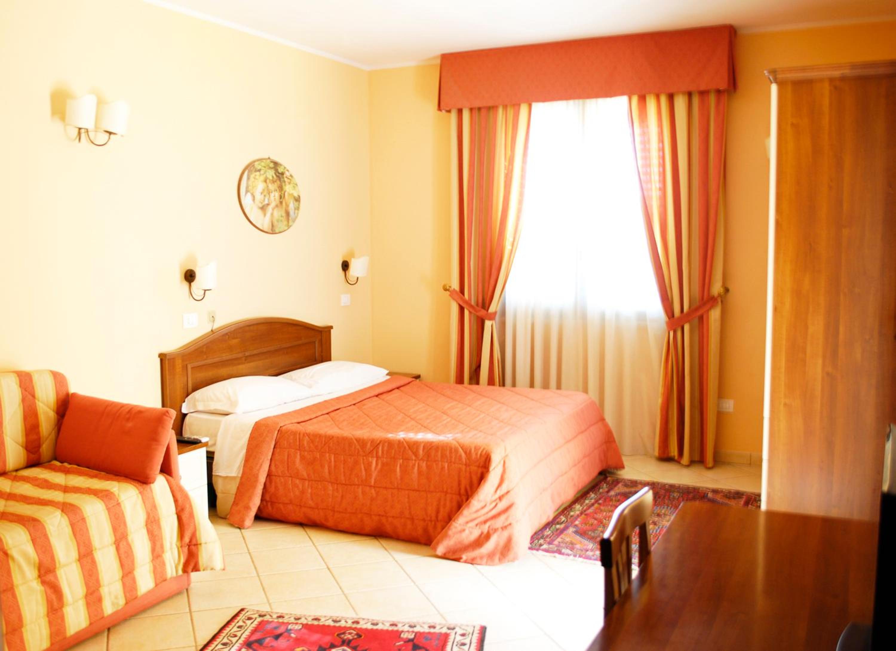 Superior Quadruple Room photo 3