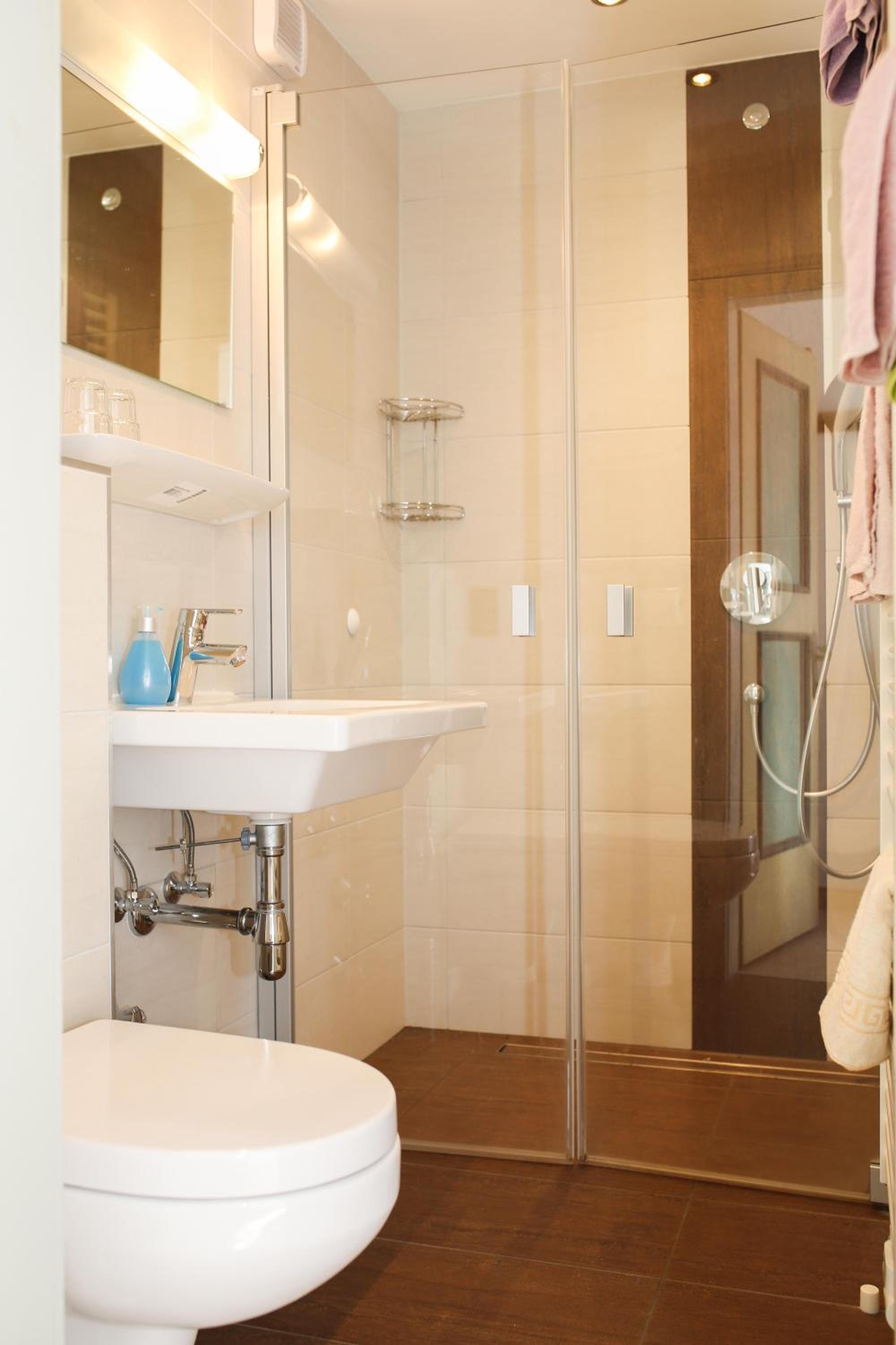 Standard Double Room with Balcony - Photo 26