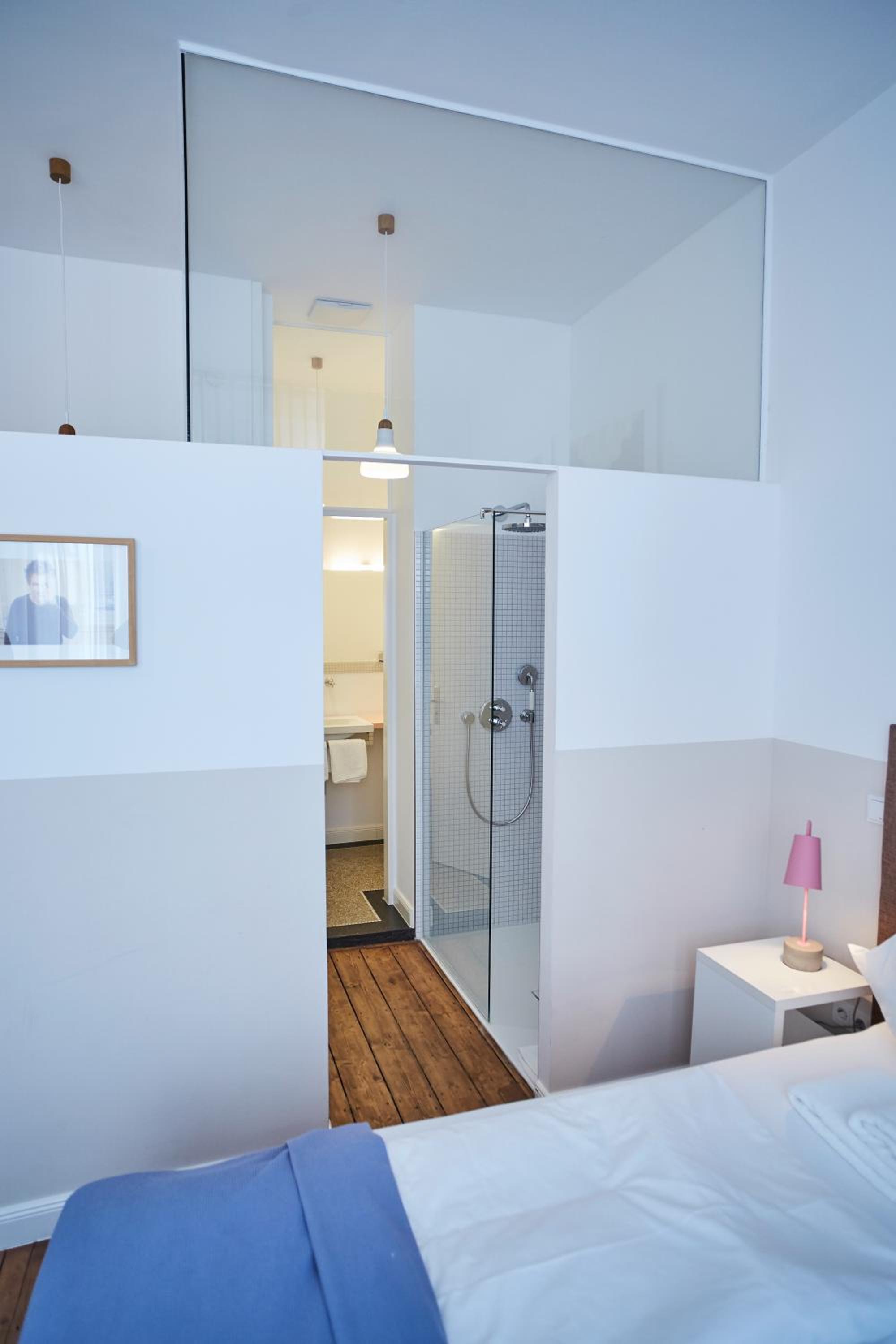 Deluxe Double Room - Photo 13