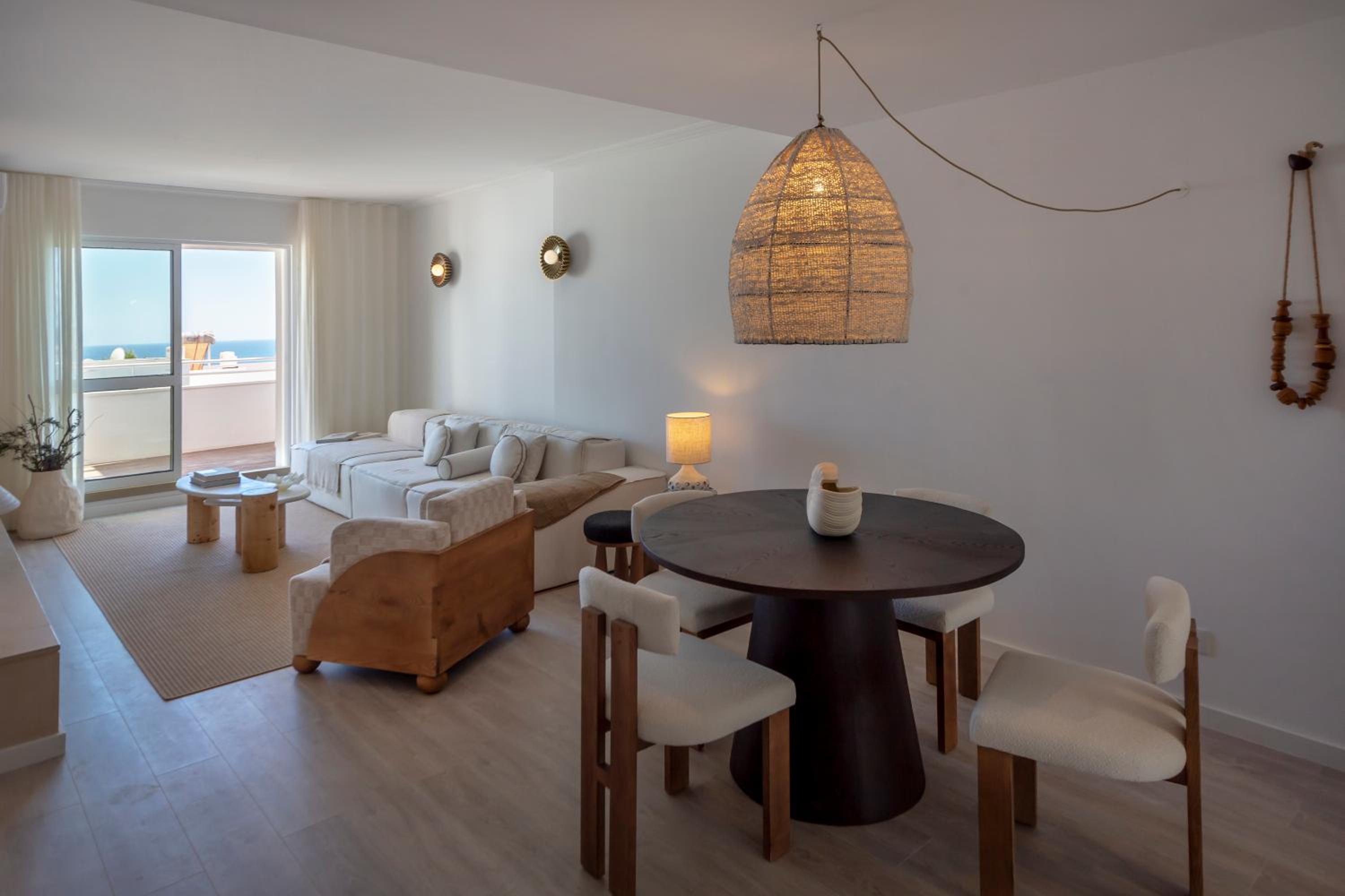 Two-Bedroom Suite with Pool View and Courtyard photo 1