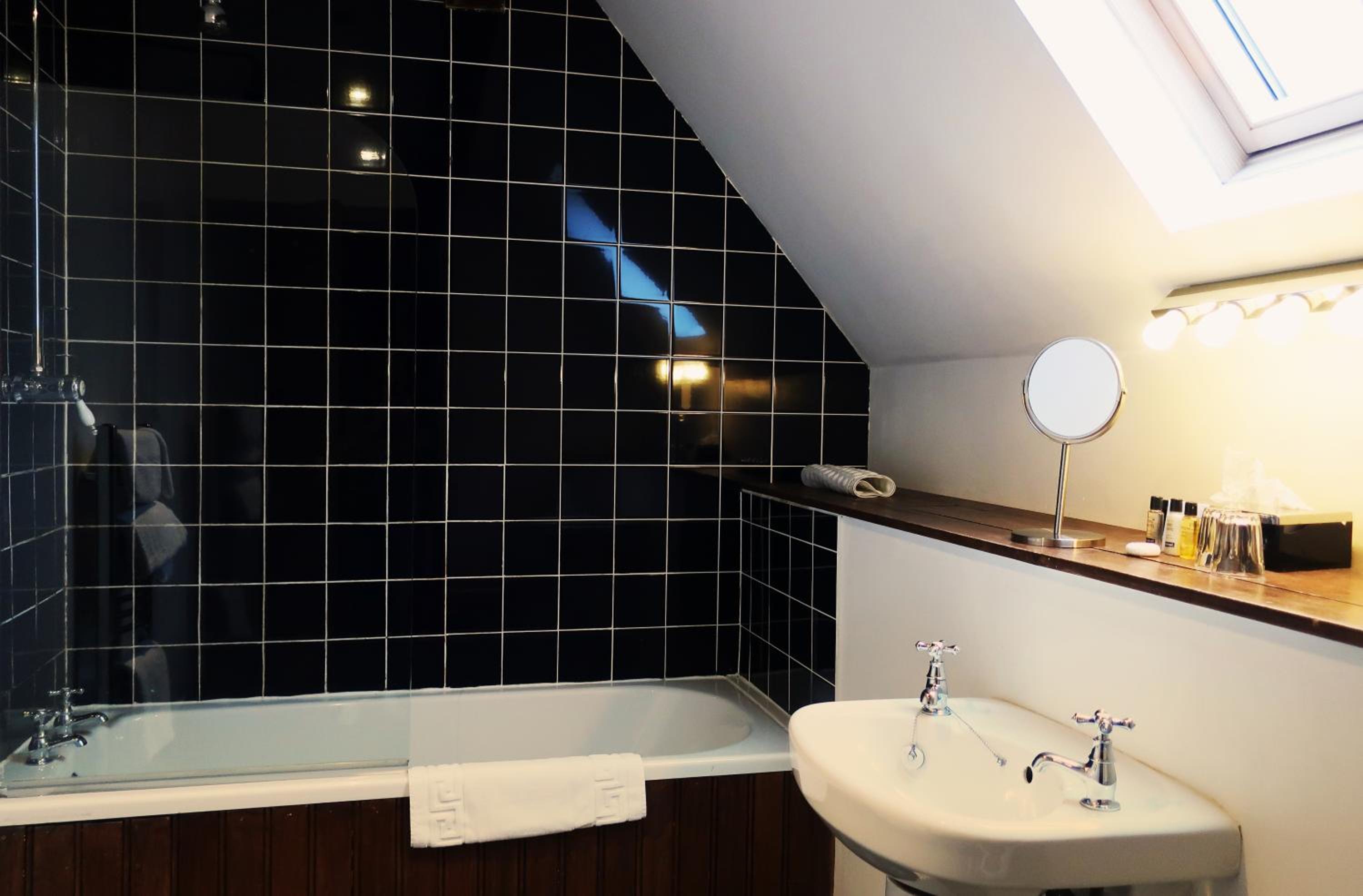 Twin Room with Bathroom photo 3