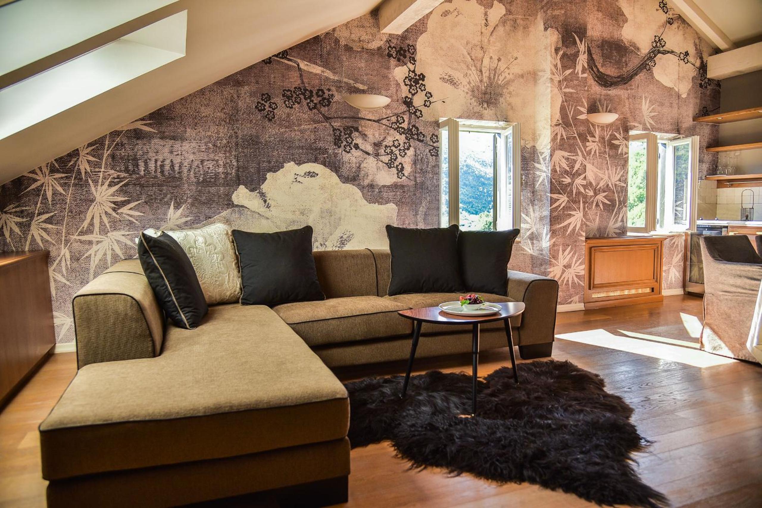 Superior Suite - Photo 12