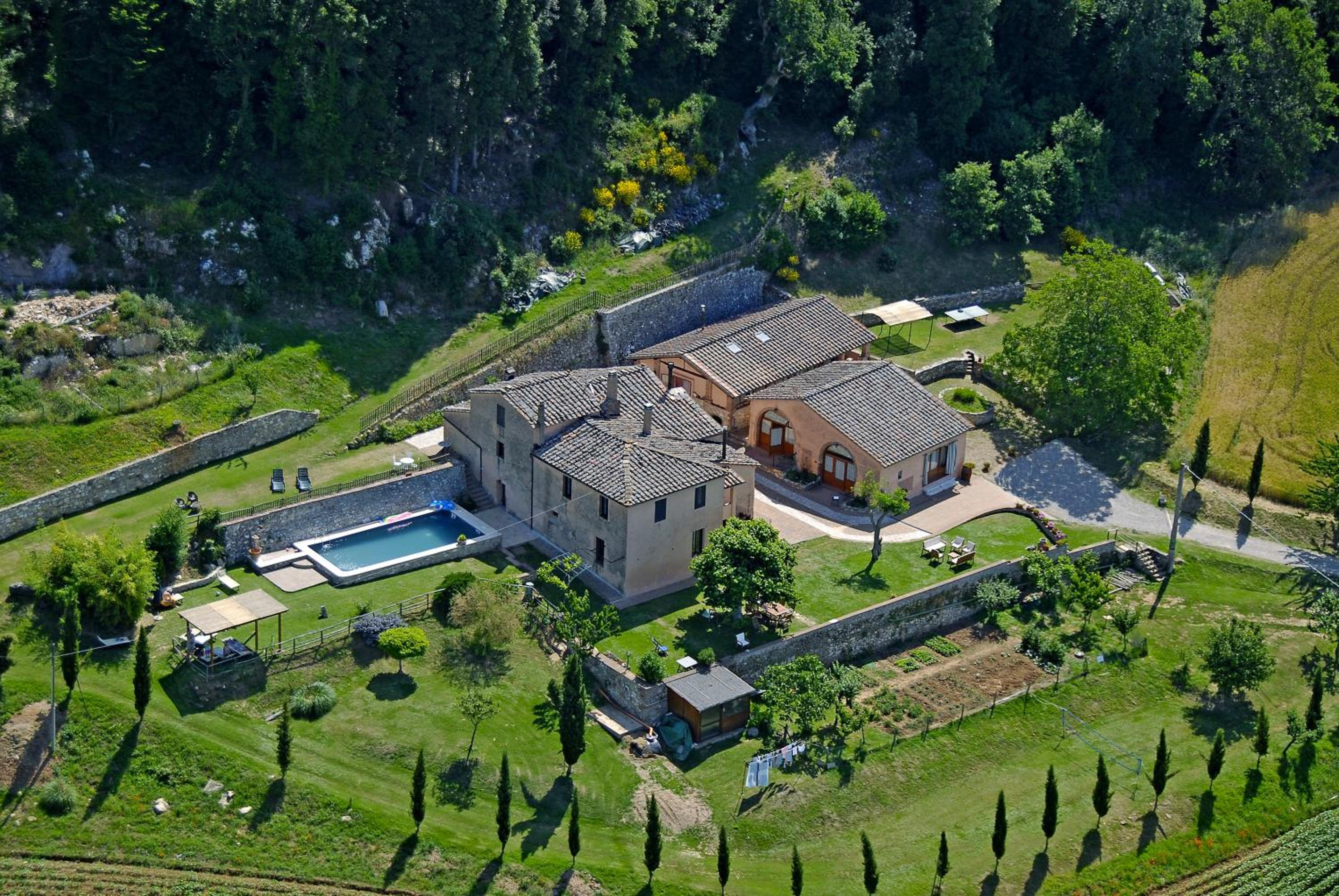 Seven-Bedroom Villa with Private Pool  photo 3