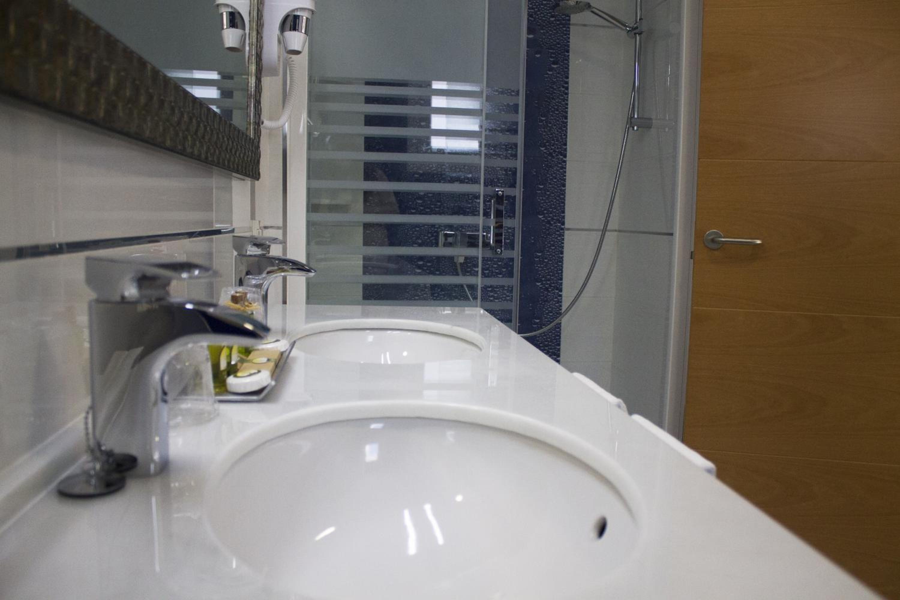 Deluxe Double Room with Castle View - Photo 10
