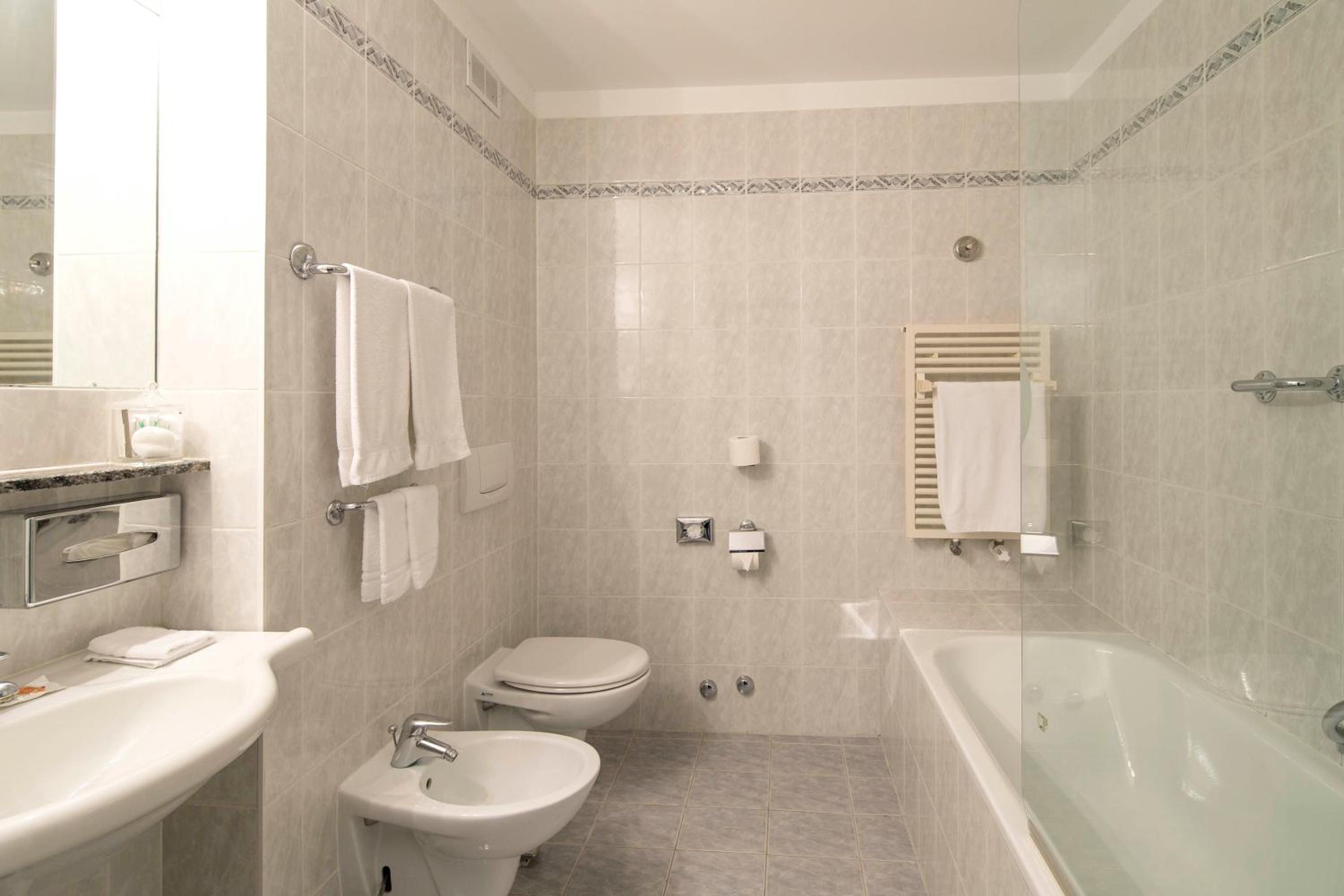 Superior King or Twin Room photo 2