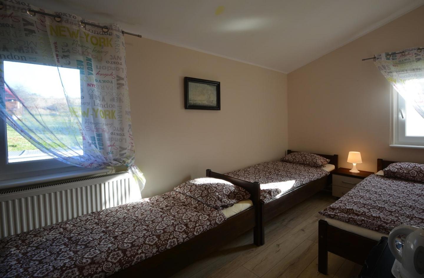 Triple Room with Private Bathroom - Photo 3