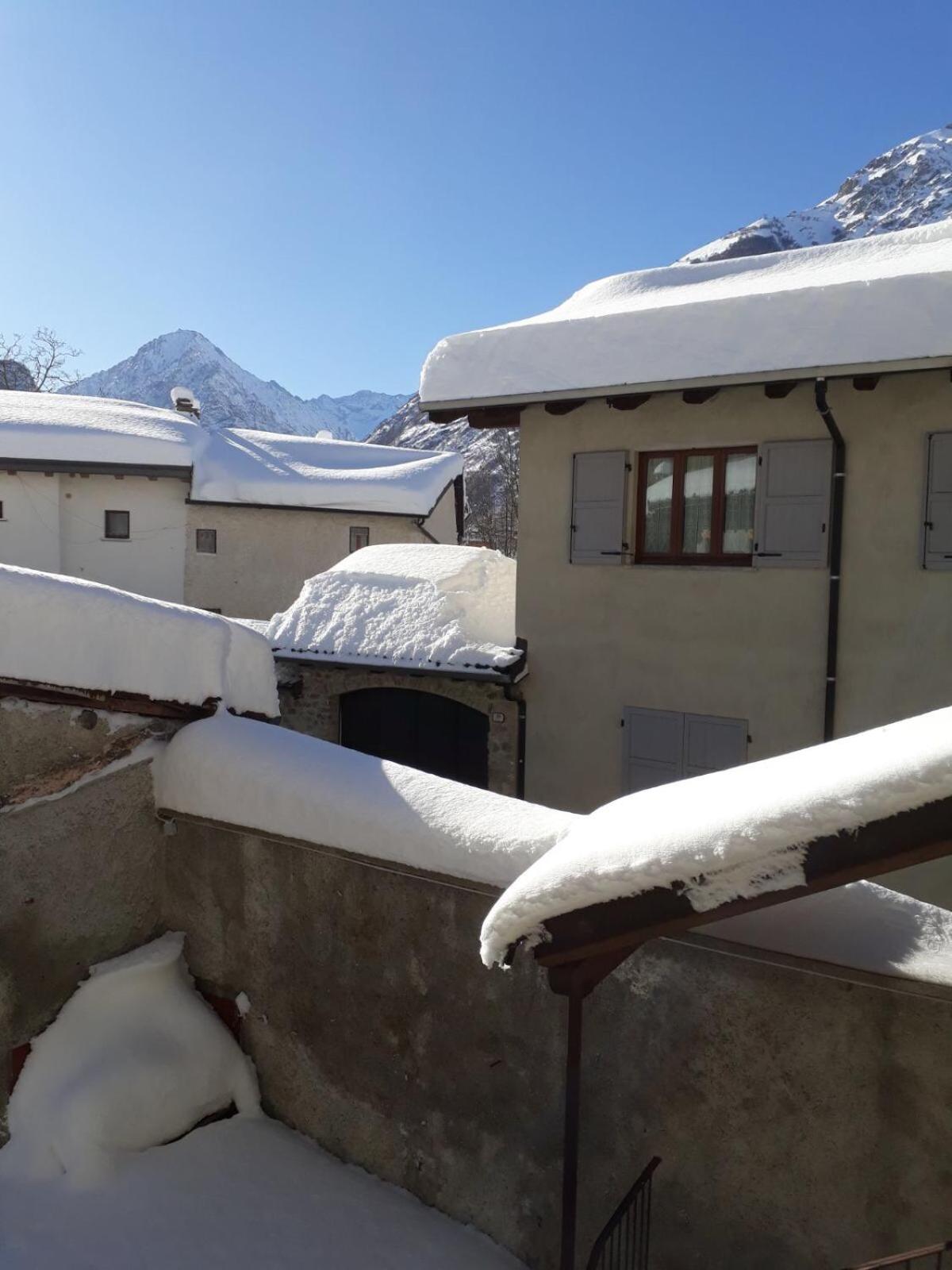 Apartment with Mountain View photo 2