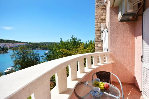 One-Bedroom Apartment with Balcony photo 1
