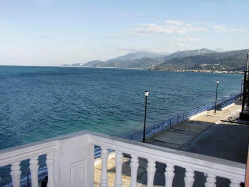 Apartment with Sea View - Photo 9