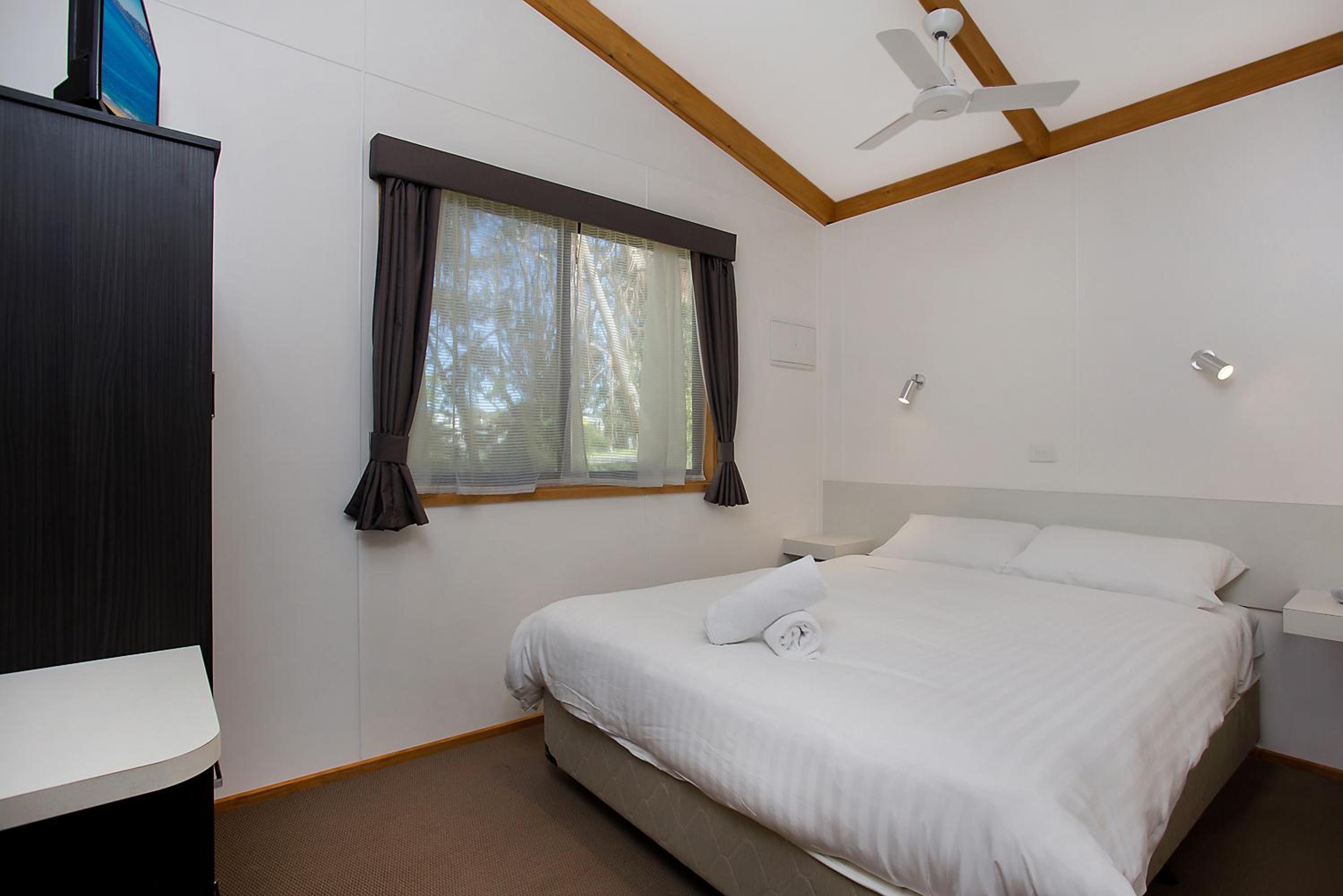Superior Two-Bedroom Cabin (Queen & Double) photo 1
