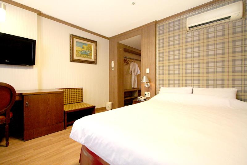 Standard Double Room photo 2