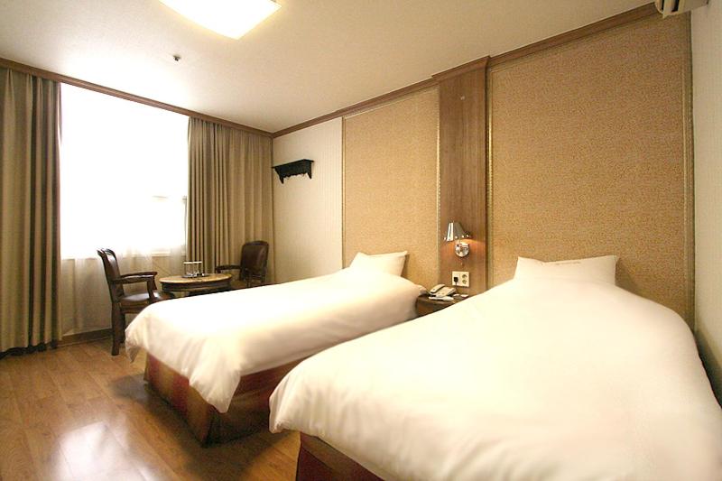 Standard Twin Room photo 2