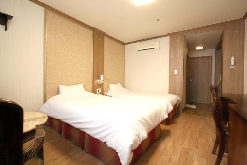 Standard Twin Room photo 3