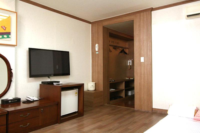 Korean-Style Twin Room photo 2